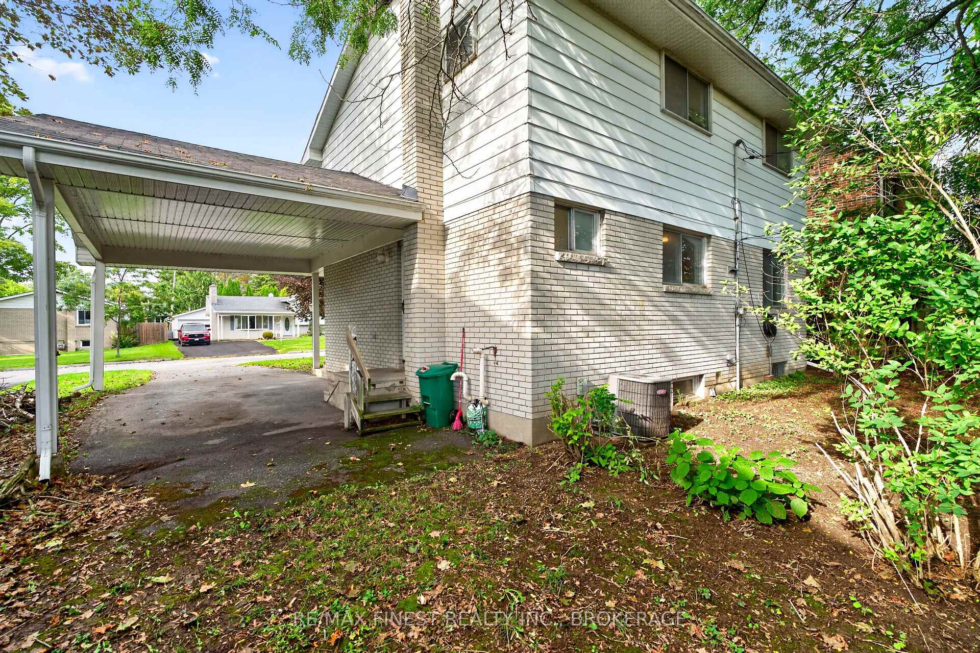 Photo 8 of 92 Cliff Crescent, Kingston, Central City West — HOMEH