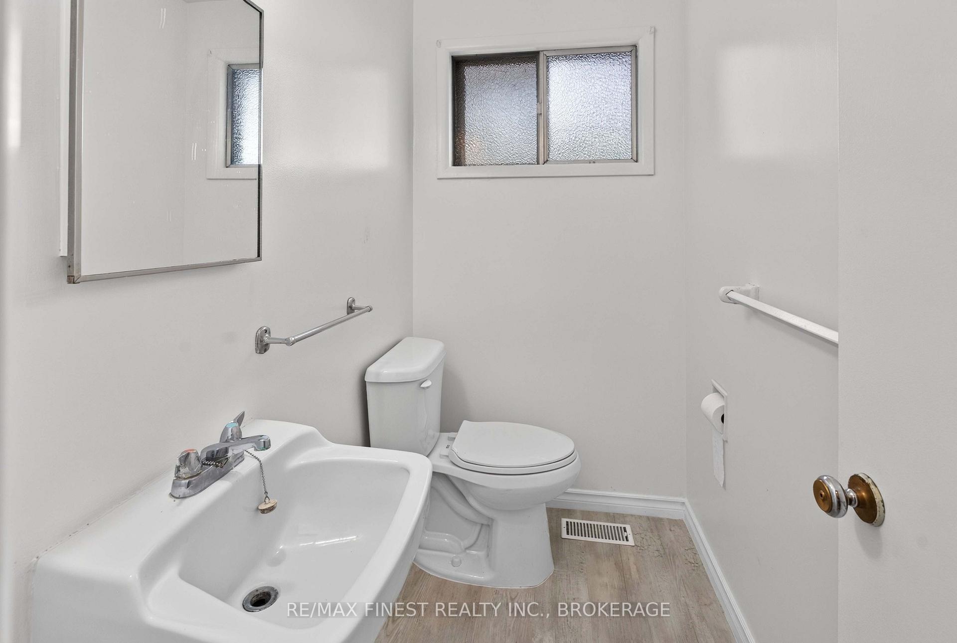 Photo 30 of 92 Cliff Crescent, Kingston, Central City West — HOMEH
