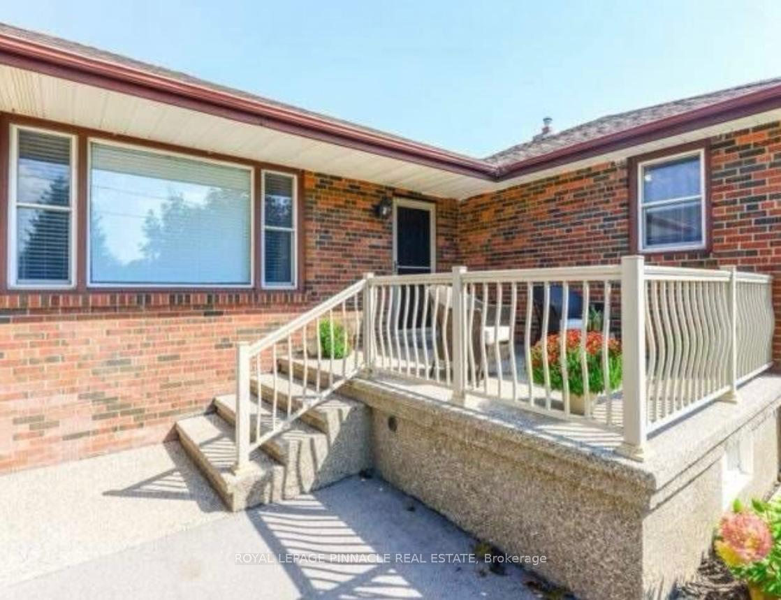 Photo 1 of Unit Bsmt, 205 Southview Crescent W, Oakville, Bronte — HOMEH