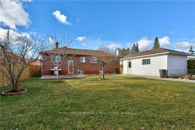 Photo 2 of Unit Bsmt, 205 Southview Crescent W, Oakville, Bronte — HOMEH