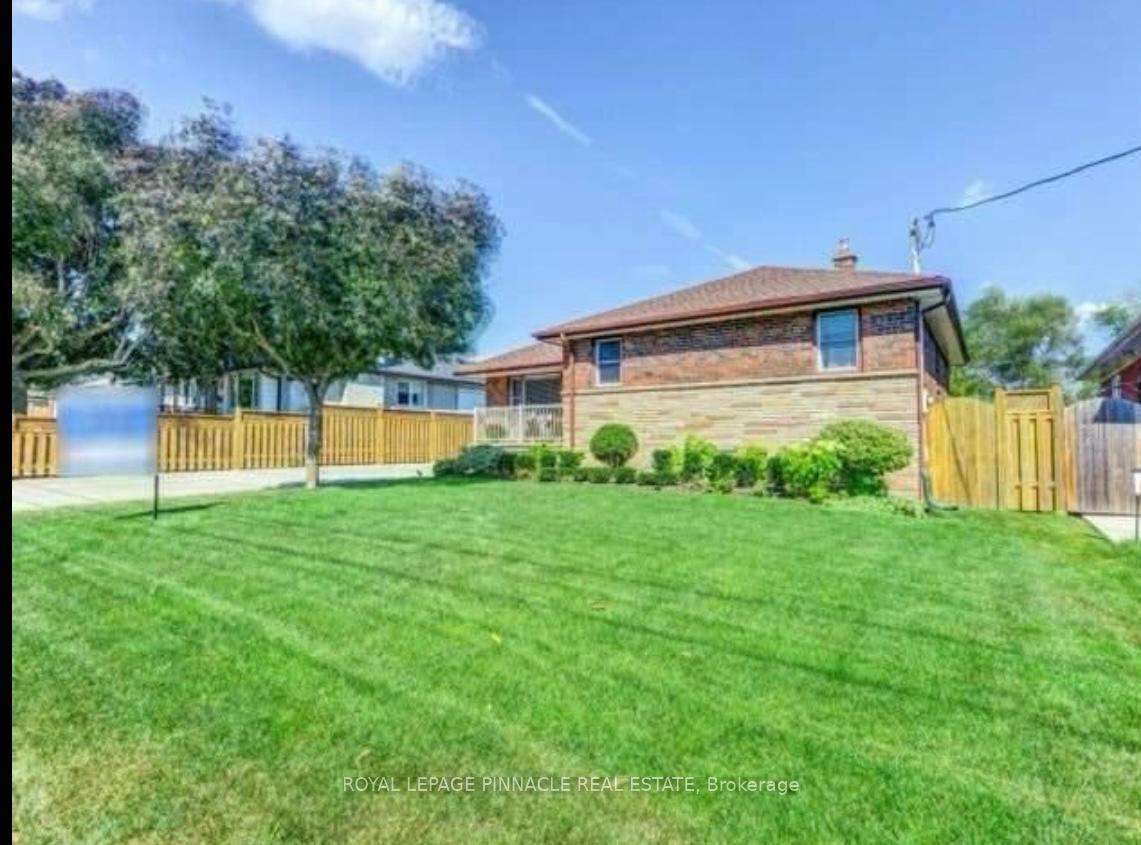 Photo 3 of Unit Bsmt, 205 Southview Crescent W, Oakville, Bronte — HOMEH