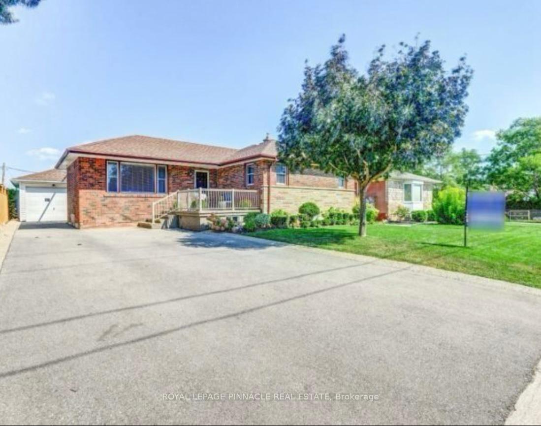 Photo 4 of Unit Bsmt, 205 Southview Crescent W, Oakville, Bronte — HOMEH