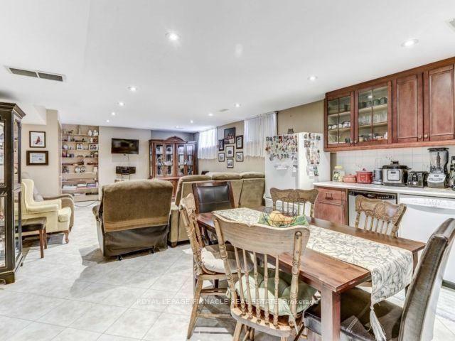 Photo 5 of Unit Bsmt, 205 Southview Crescent W, Oakville, Bronte — HOMEH