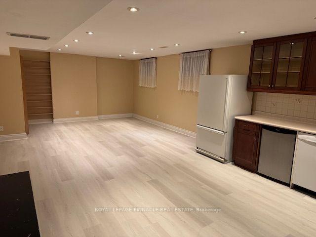 Photo 6 of Unit Bsmt, 205 Southview Crescent W, Oakville, Bronte — HOMEH