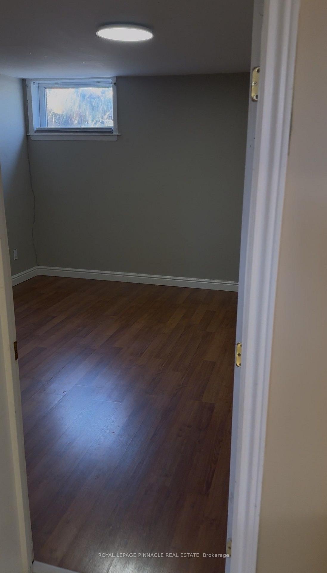 Photo 7 of Unit Bsmt, 205 Southview Crescent W, Oakville, Bronte — HOMEH