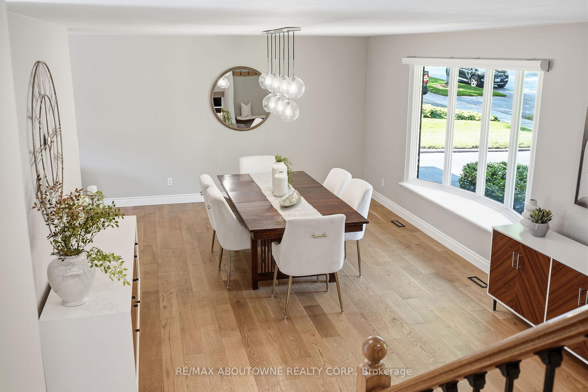 Photo 5 of 1281 Lakeview Drive, Oakville, Falgarwood — HOMEH