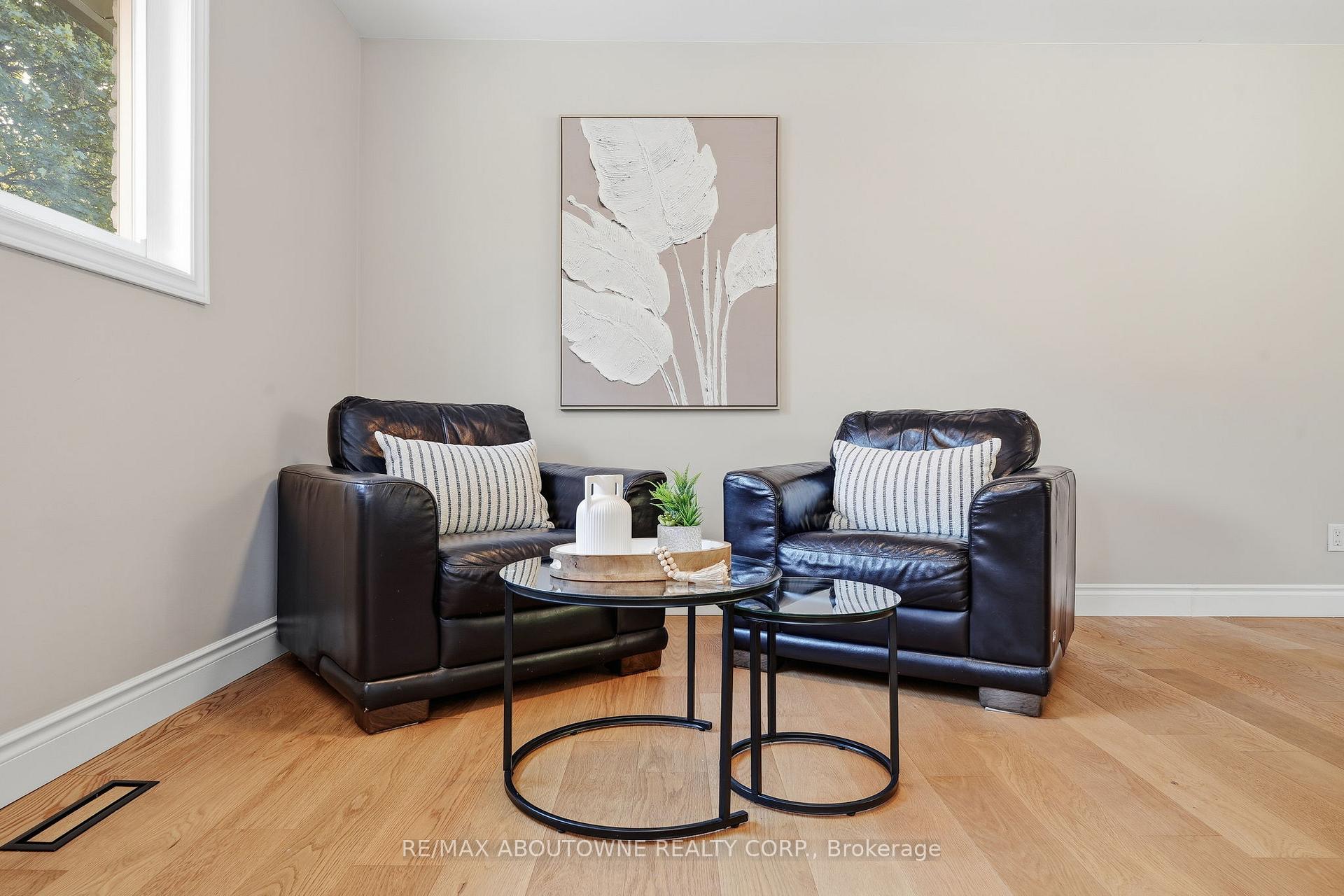 Photo 6 of 1281 Lakeview Drive, Oakville, Falgarwood — HOMEH