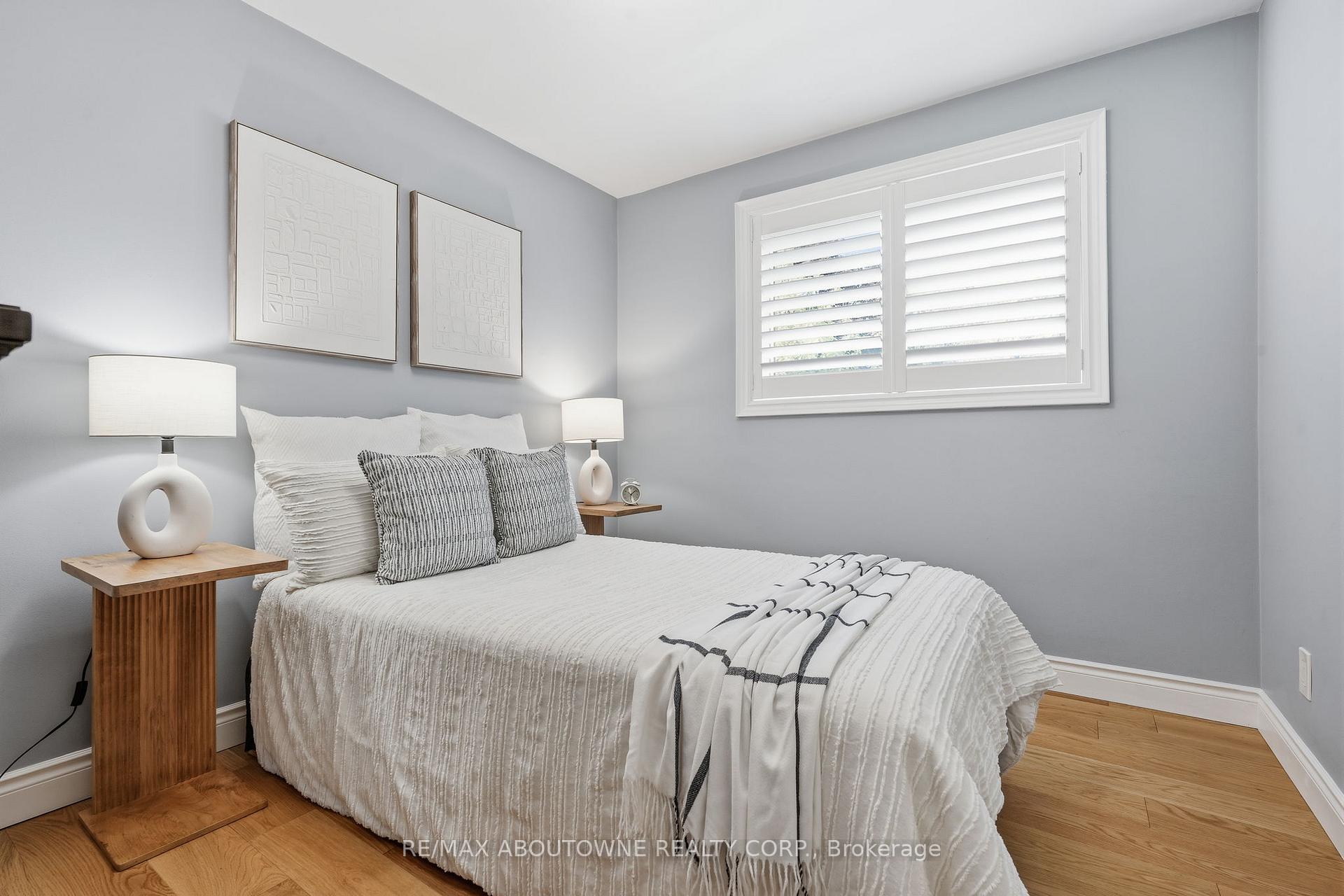 Photo 16 of 1281 Lakeview Drive, Oakville, Falgarwood — HOMEH