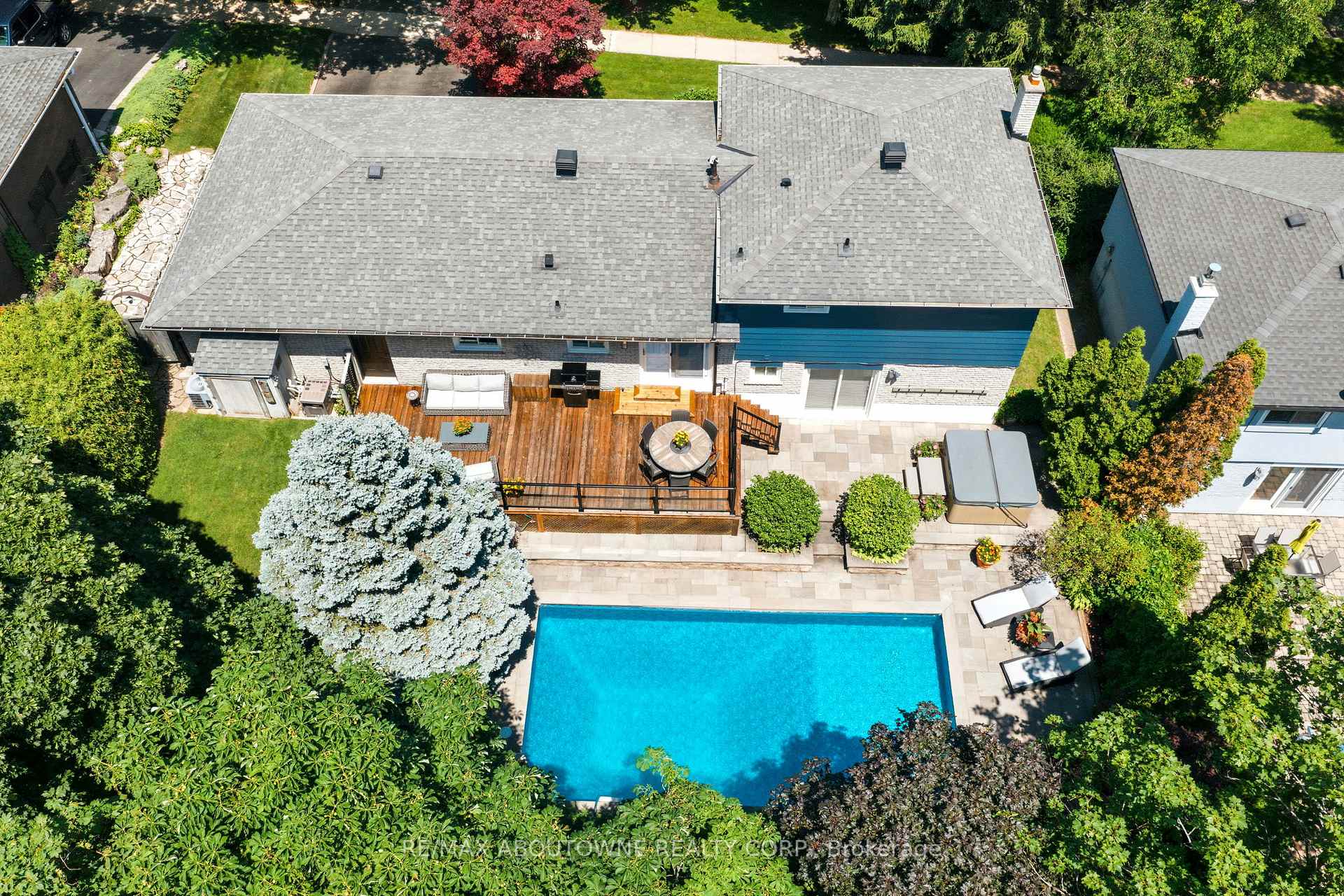 Photo 33 of 1281 Lakeview Drive, Oakville, Falgarwood — HOMEH