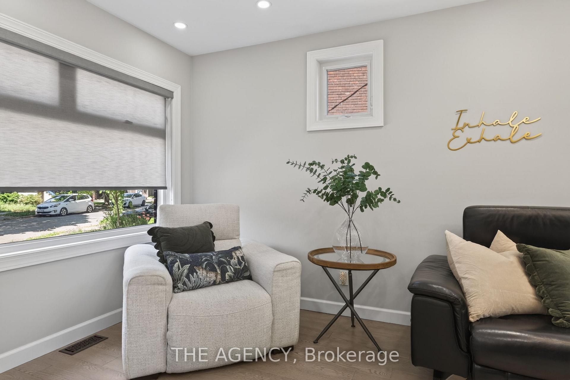 Photo 10 of 273 Stinson Crescent, Hamilton, Stinson — HOMEH