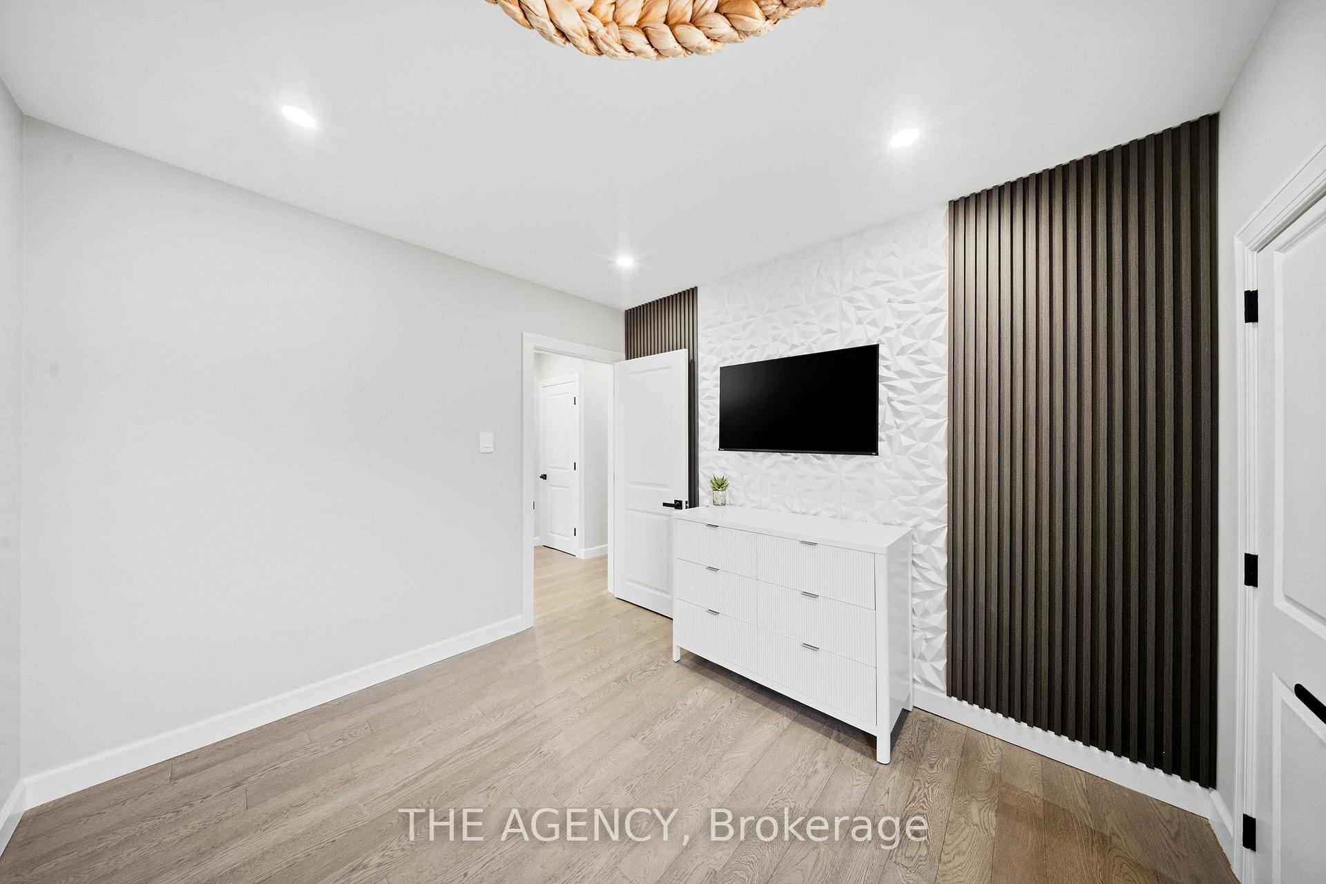 Photo 25 of 273 Stinson Crescent, Hamilton, Stinson — HOMEH