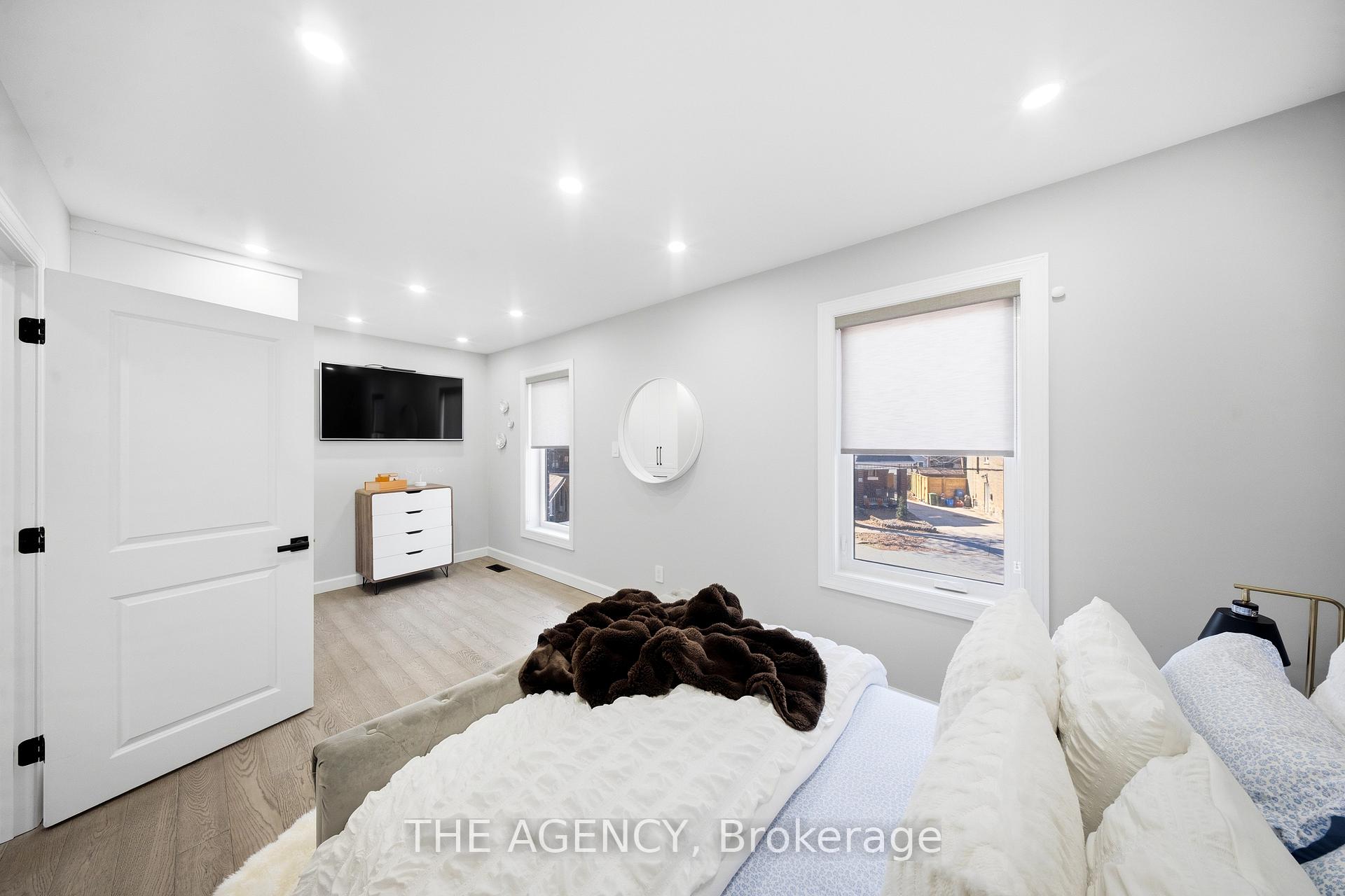 Photo 33 of 273 Stinson Crescent, Hamilton, Stinson — HOMEH