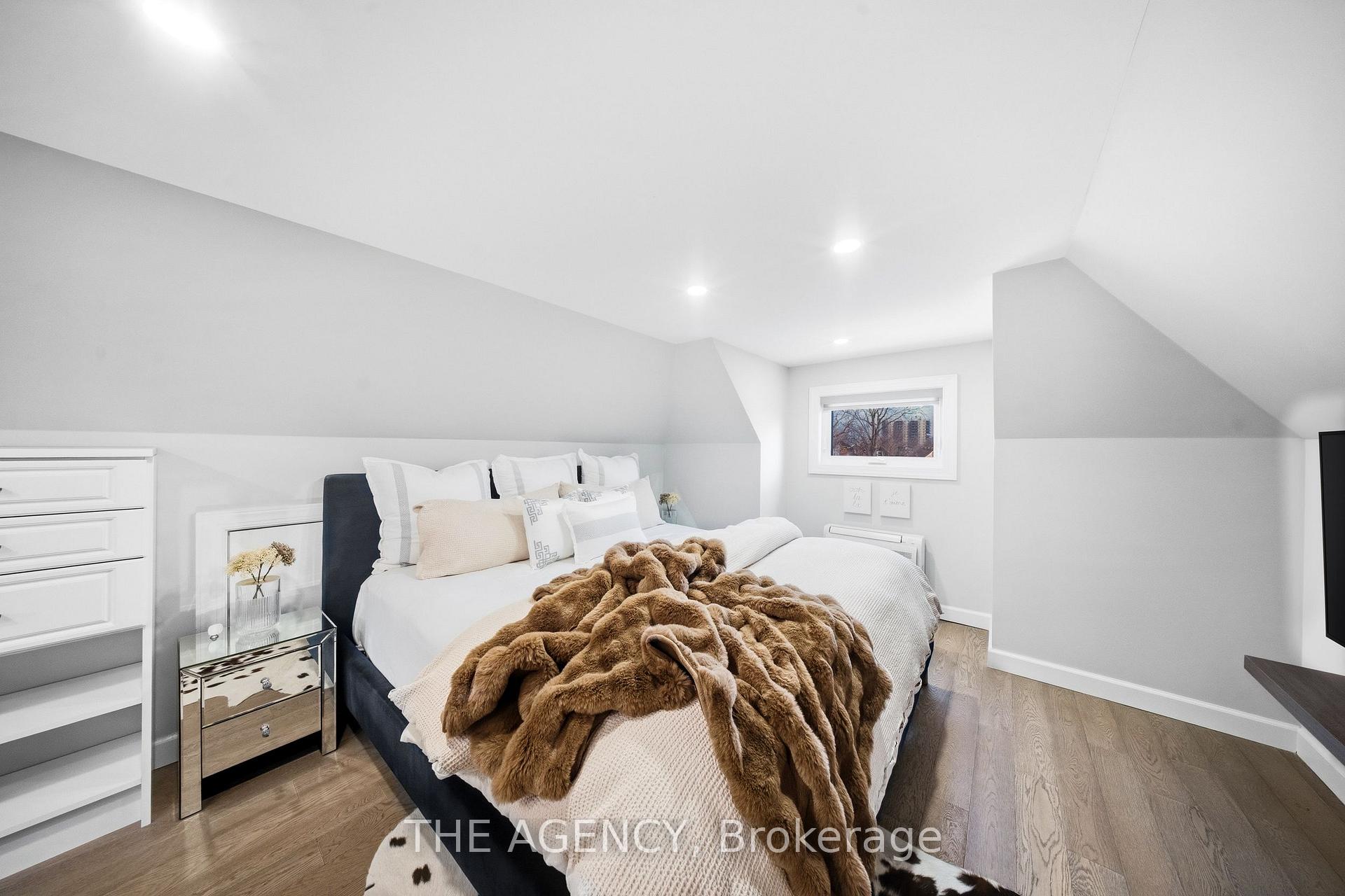 Photo 38 of 273 Stinson Crescent, Hamilton, Stinson — HOMEH