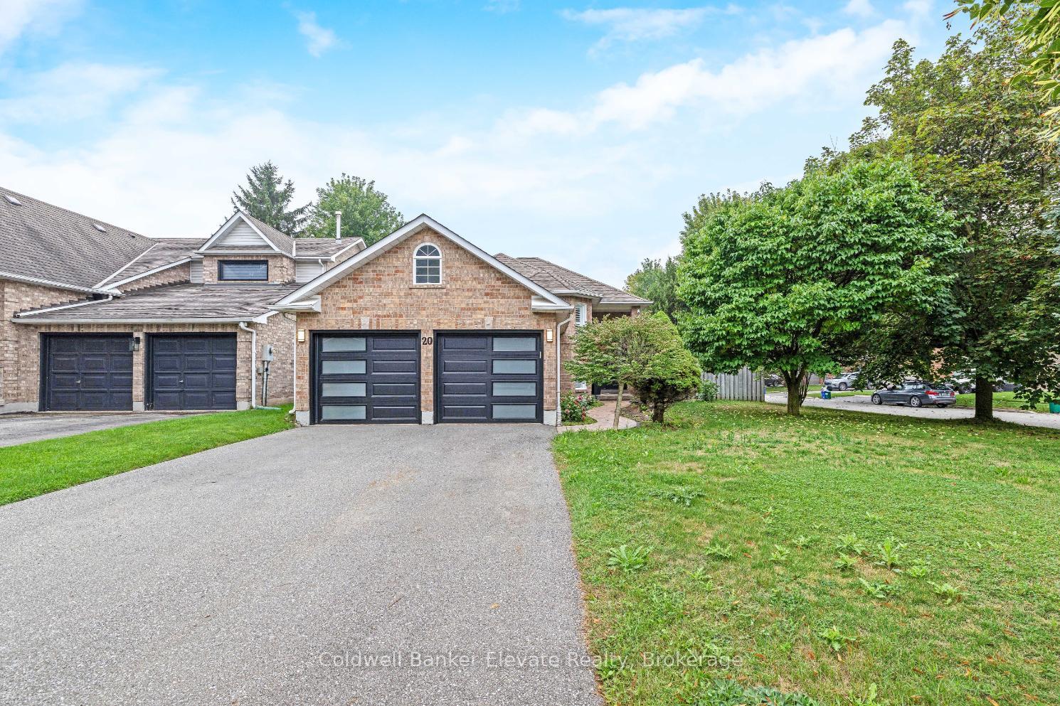 Photo 2 of 20 Ruddell Crescent, Halton Hills, Georgetown — HOMEH