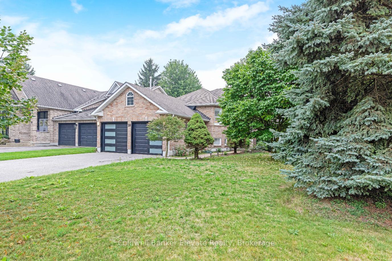 Photo 3 of 20 Ruddell Crescent, Halton Hills, Georgetown — HOMEH
