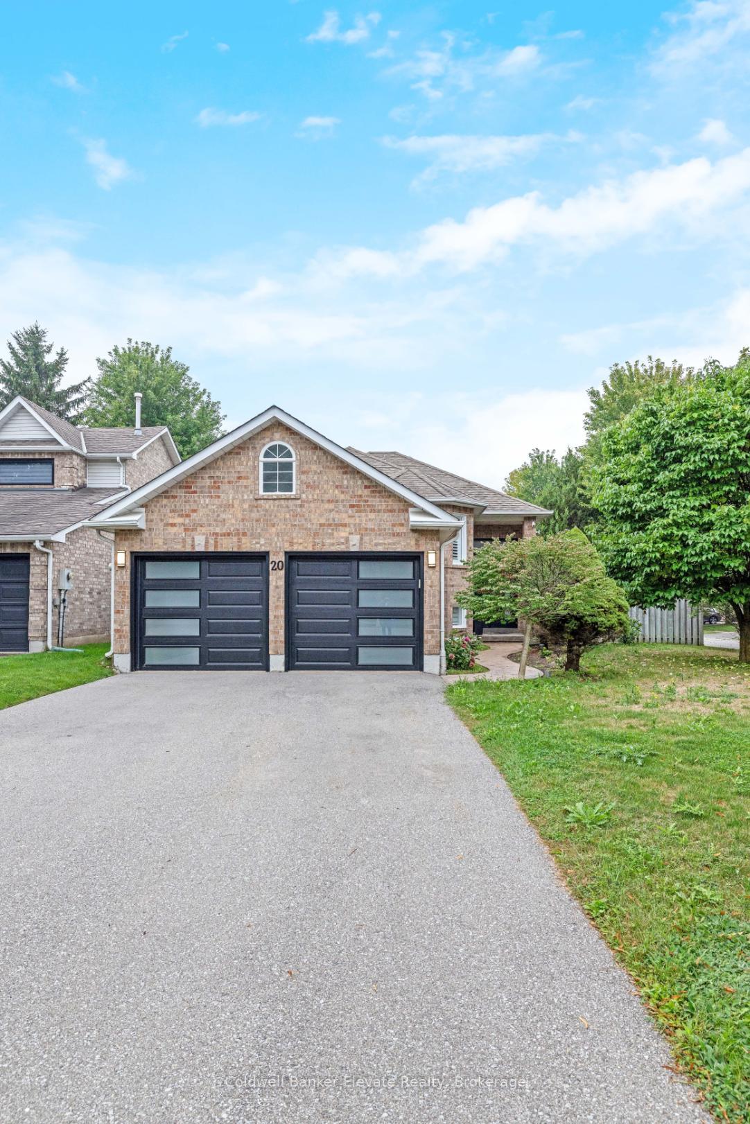 Photo 4 of 20 Ruddell Crescent, Halton Hills, Georgetown — HOMEH
