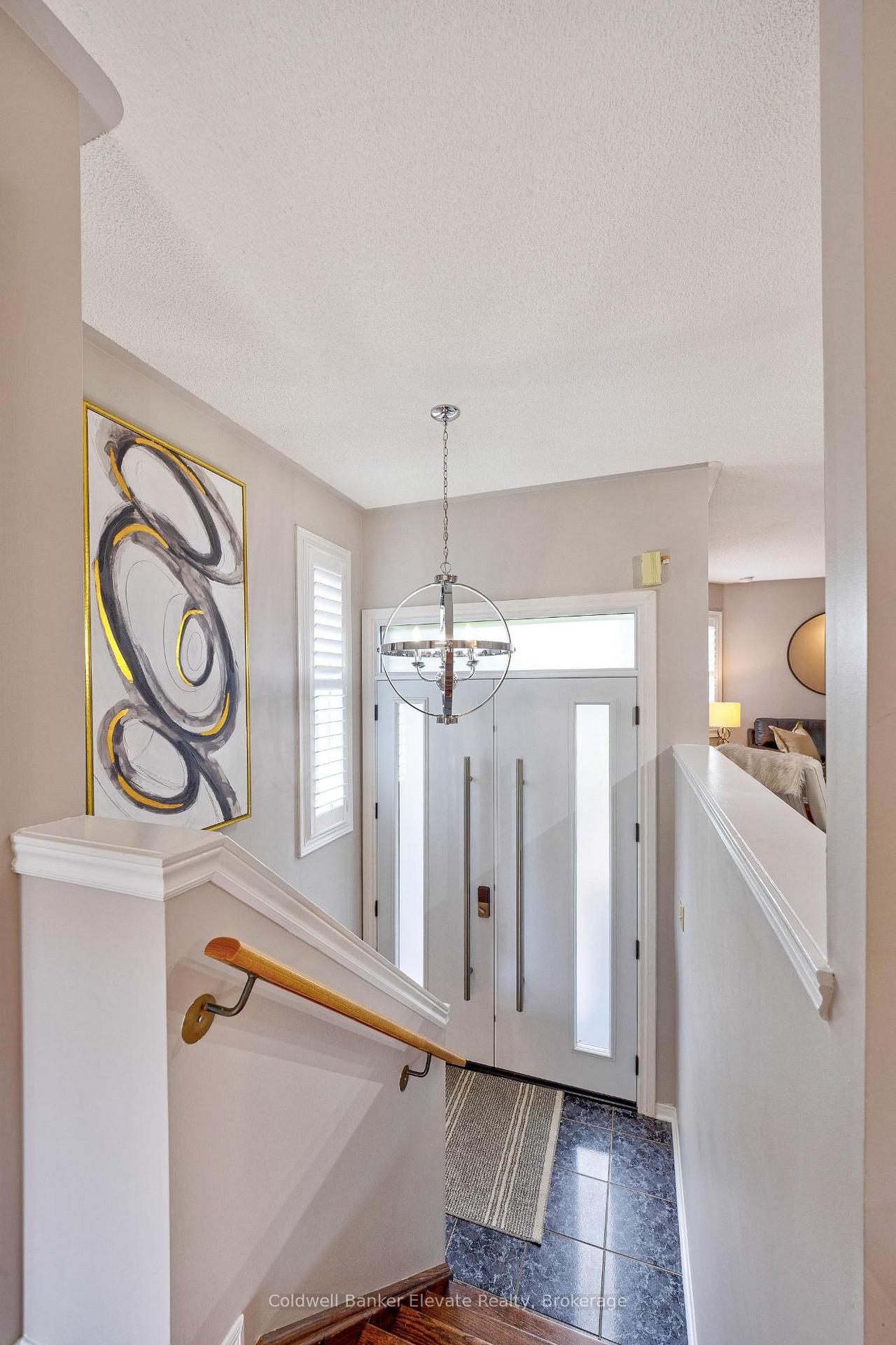 Photo 9 of 20 Ruddell Crescent, Halton Hills, Georgetown — HOMEH
