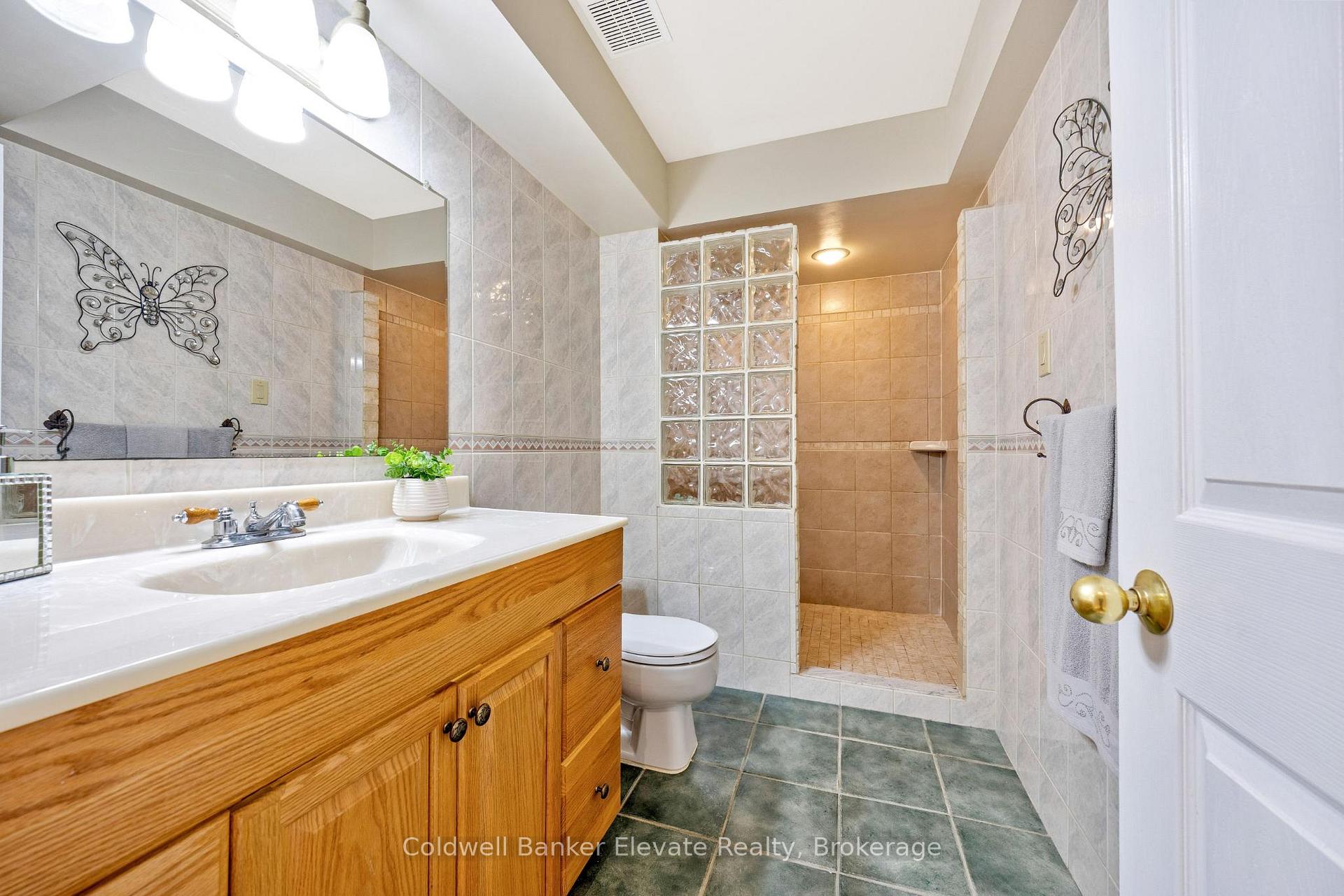 Photo 28 of 20 Ruddell Crescent, Halton Hills, Georgetown — HOMEH