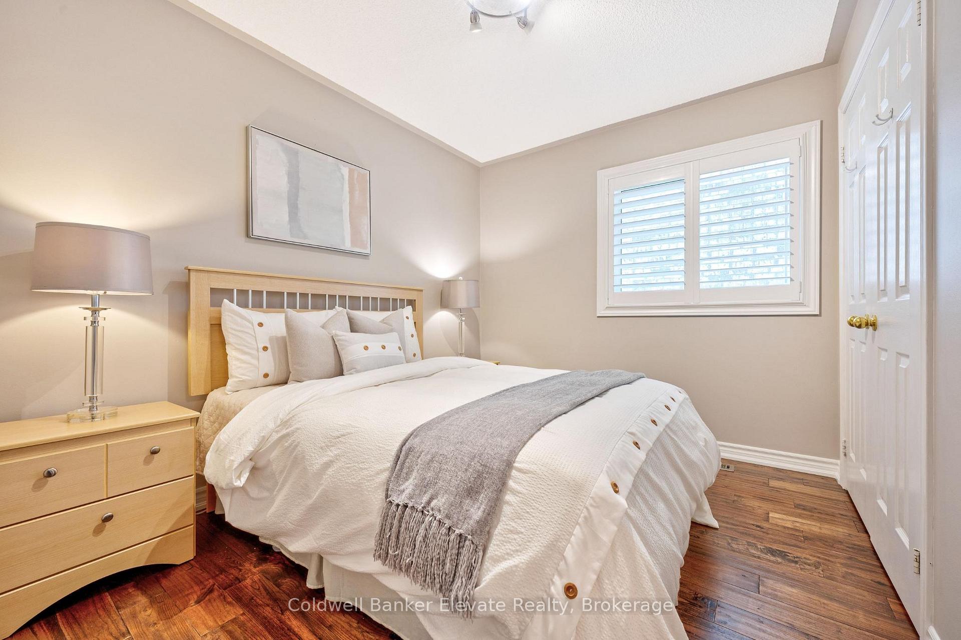 Photo 31 of 20 Ruddell Crescent, Halton Hills, Georgetown — HOMEH