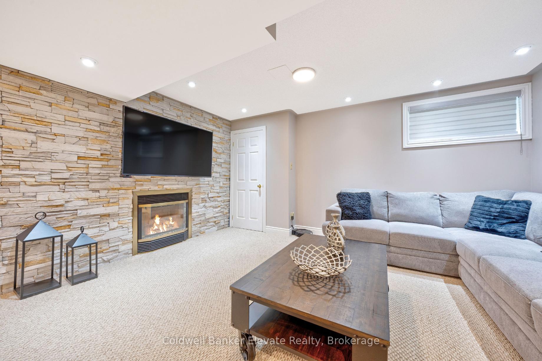 Photo 39 of 20 Ruddell Crescent, Halton Hills, Georgetown — HOMEH