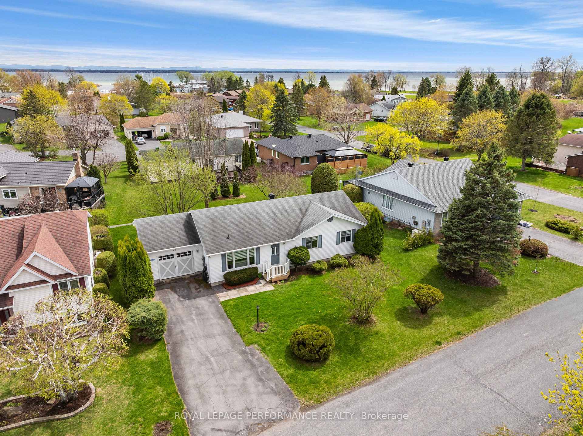 Photo 2 of 6277 Macrae Court, South Glengarry, South Glengarry (Lancaster) Twp — HOMEH