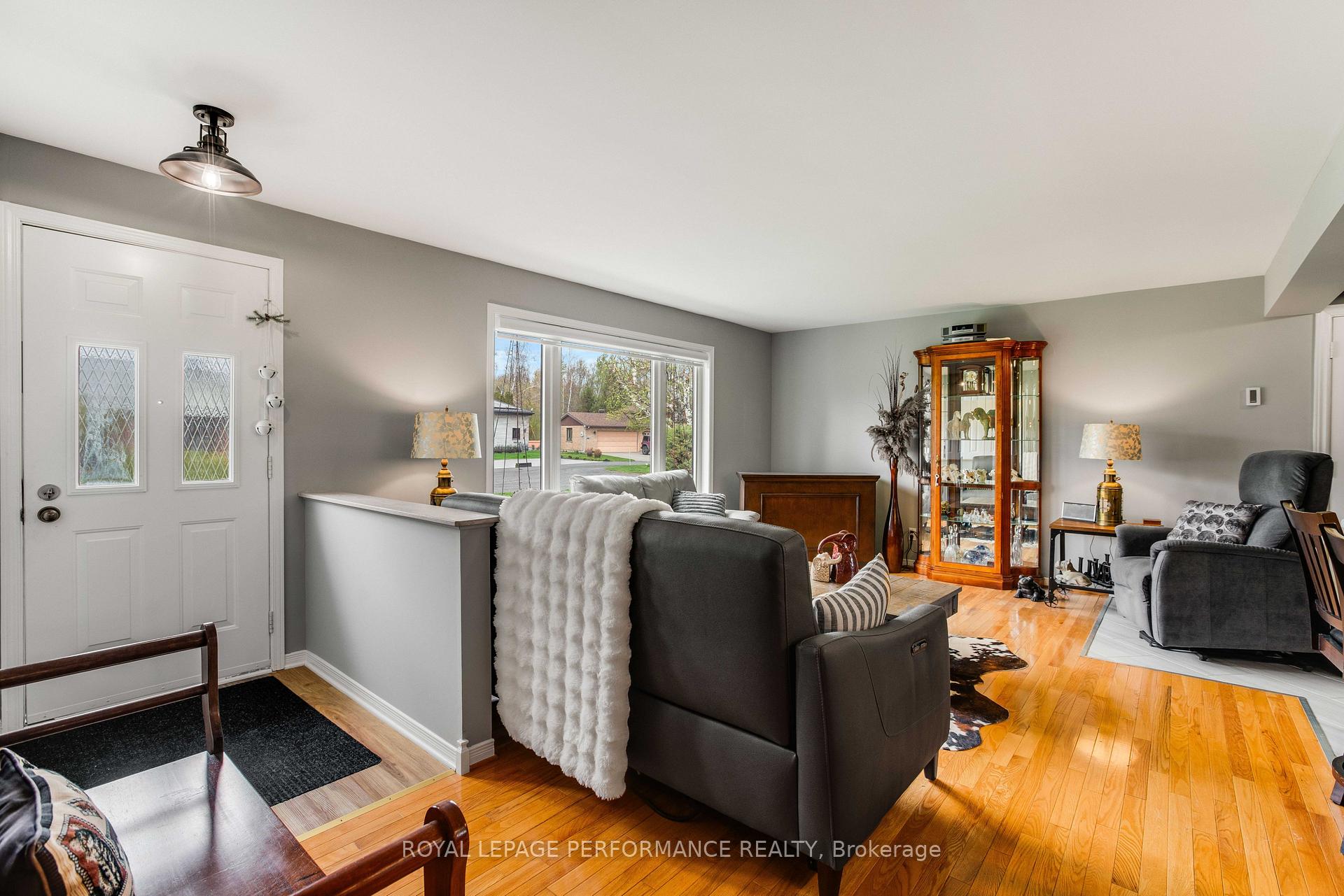 Photo 3 of 6277 Macrae Court, South Glengarry, South Glengarry (Lancaster) Twp — HOMEH