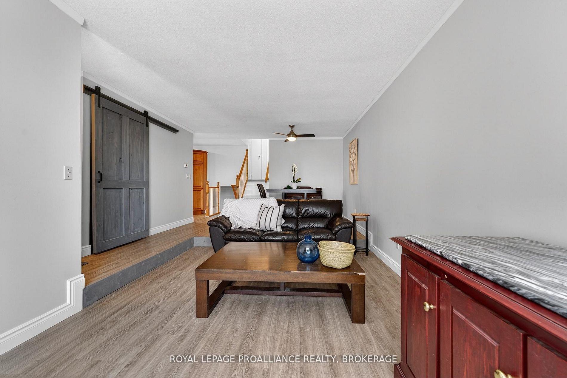 Photo 10 of 16 Grenadier Drive, Kingston, Kingston East (Incl Barret Crt) — HOMEH