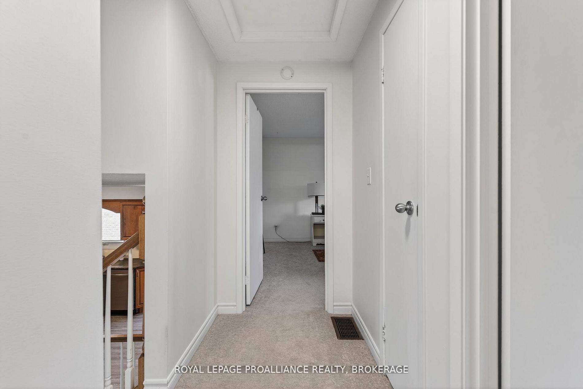 Photo 15 of 16 Grenadier Drive, Kingston, Kingston East (Incl Barret Crt) — HOMEH