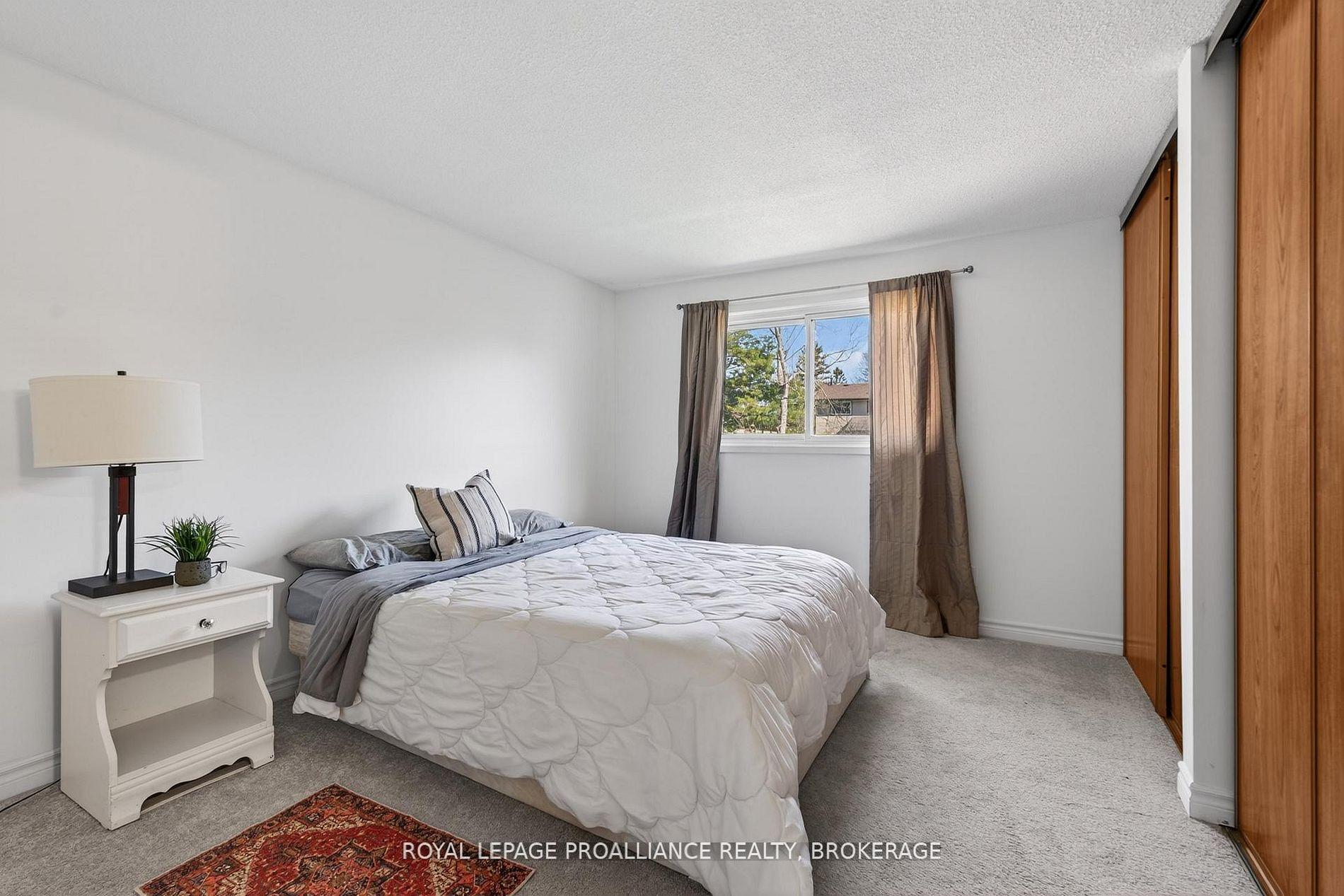Photo 17 of 16 Grenadier Drive, Kingston, Kingston East (Incl Barret Crt) — HOMEH