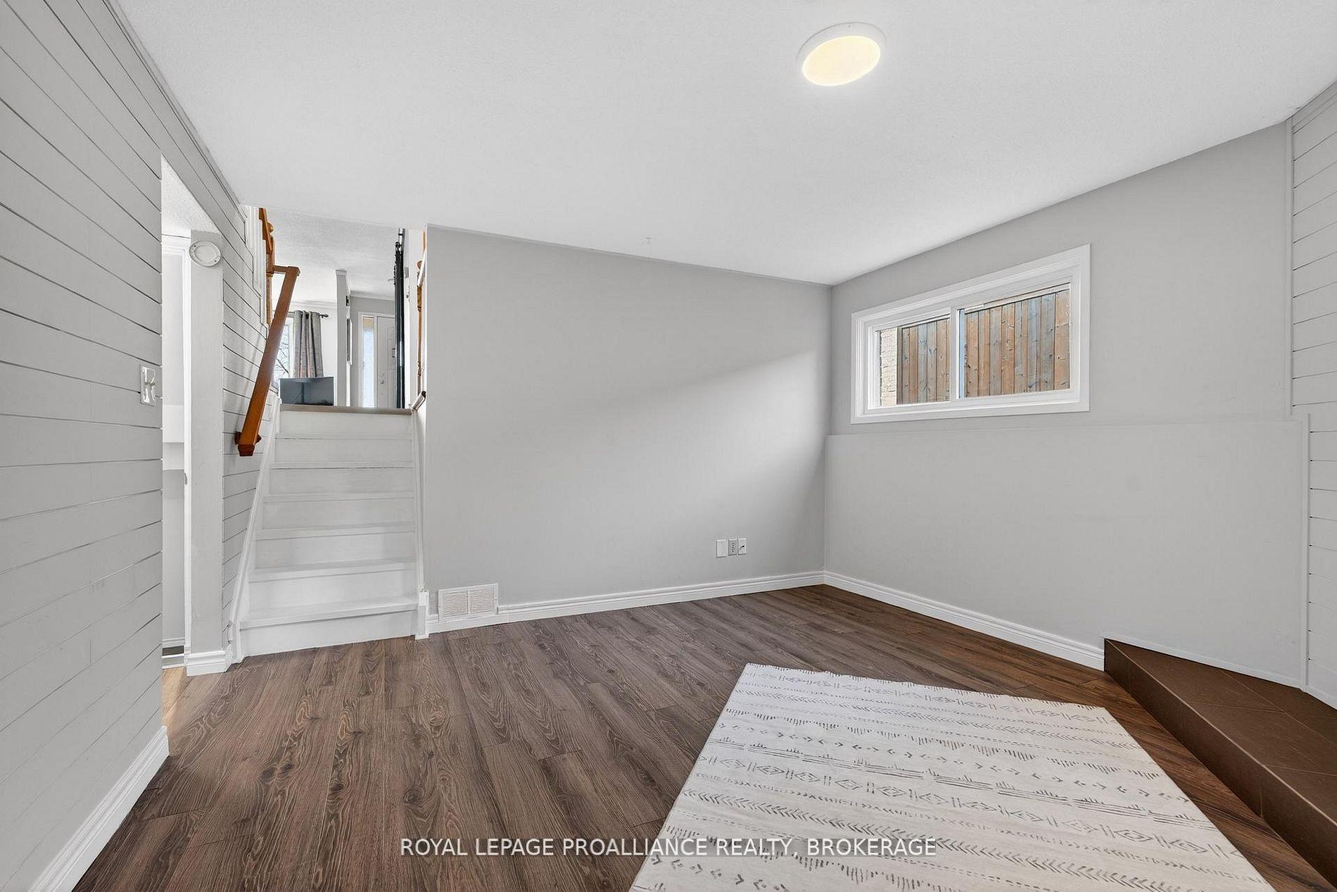 Photo 21 of 16 Grenadier Drive, Kingston, Kingston East (Incl Barret Crt) — HOMEH