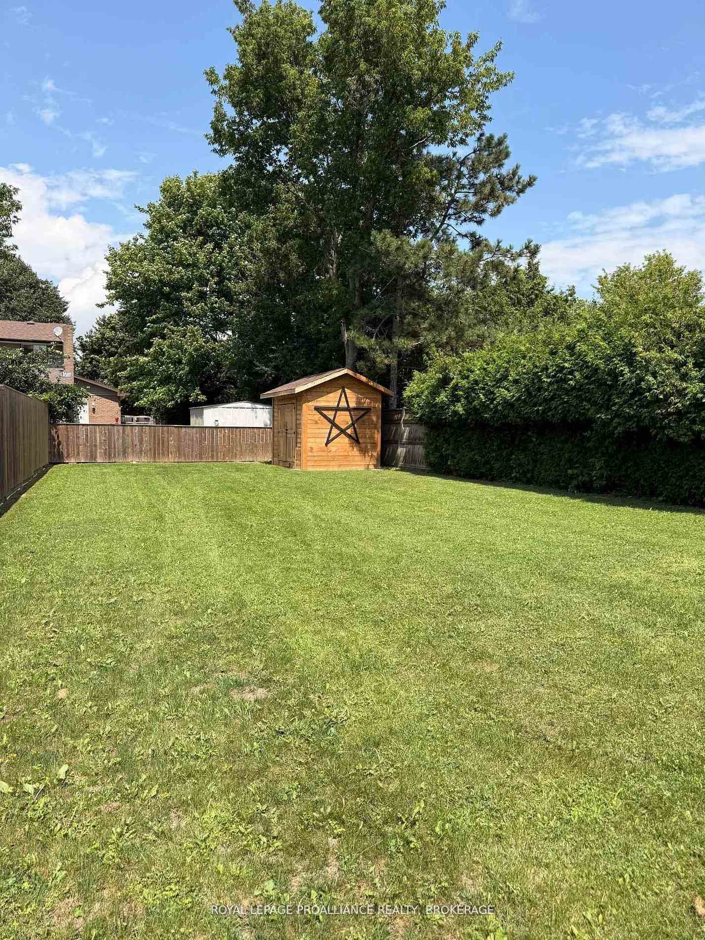 Photo 31 of 16 Grenadier Drive, Kingston, Kingston East (Incl Barret Crt) — HOMEH