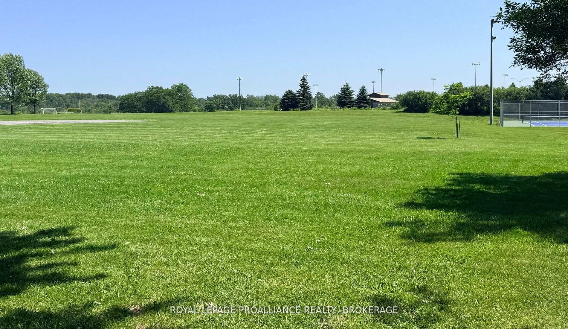Photo 35 of 16 Grenadier Drive, Kingston, Kingston East (Incl Barret Crt) — HOMEH