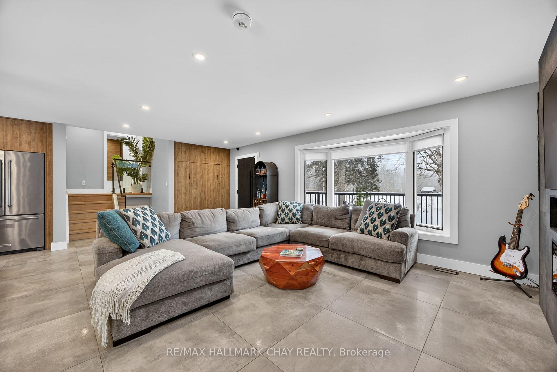 Photo 4 of 1386 Gilford Road, Innisfil, Rural Innisfil — HOMEH