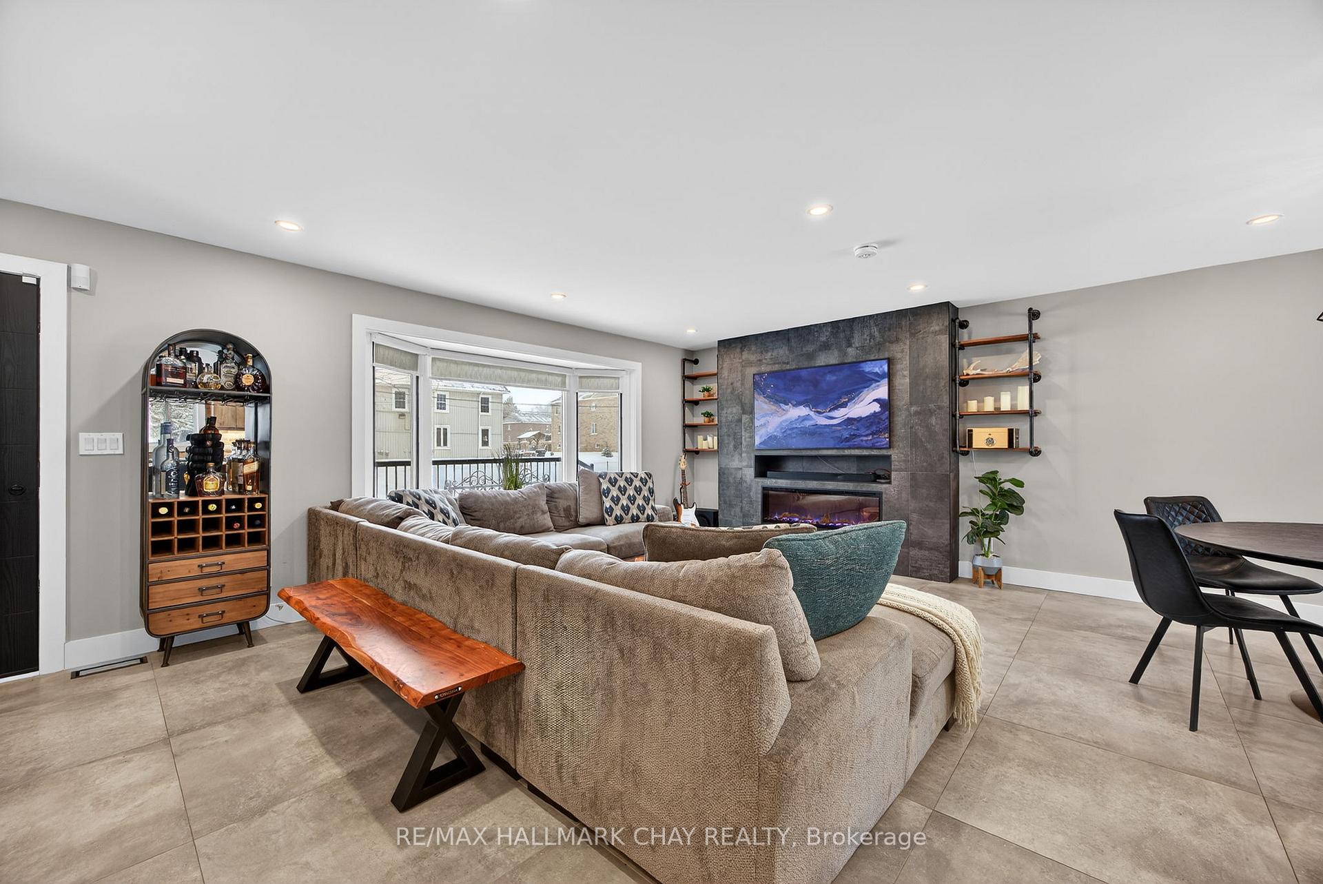 Photo 5 of 1386 Gilford Road, Innisfil, Rural Innisfil — HOMEH