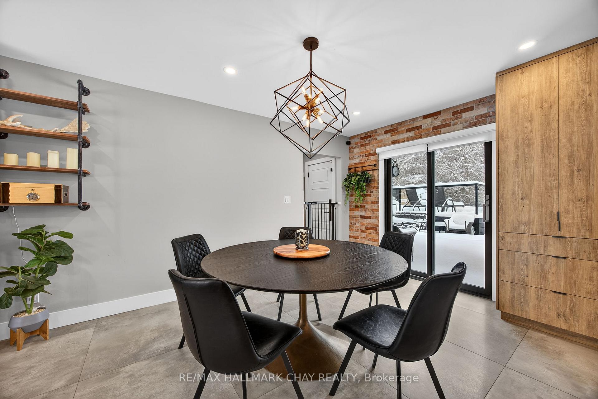 Photo 8 of 1386 Gilford Road, Innisfil, Rural Innisfil — HOMEH