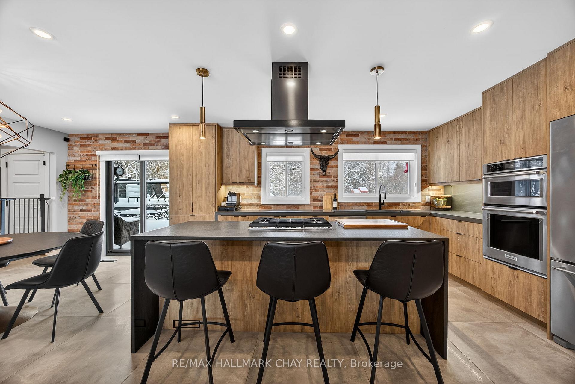 Photo 10 of 1386 Gilford Road, Innisfil, Rural Innisfil — HOMEH