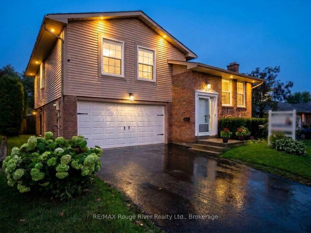 Photo 2 of 117 Pine Hills Road, Whitby, Blue Grass Meadows — HOMEH