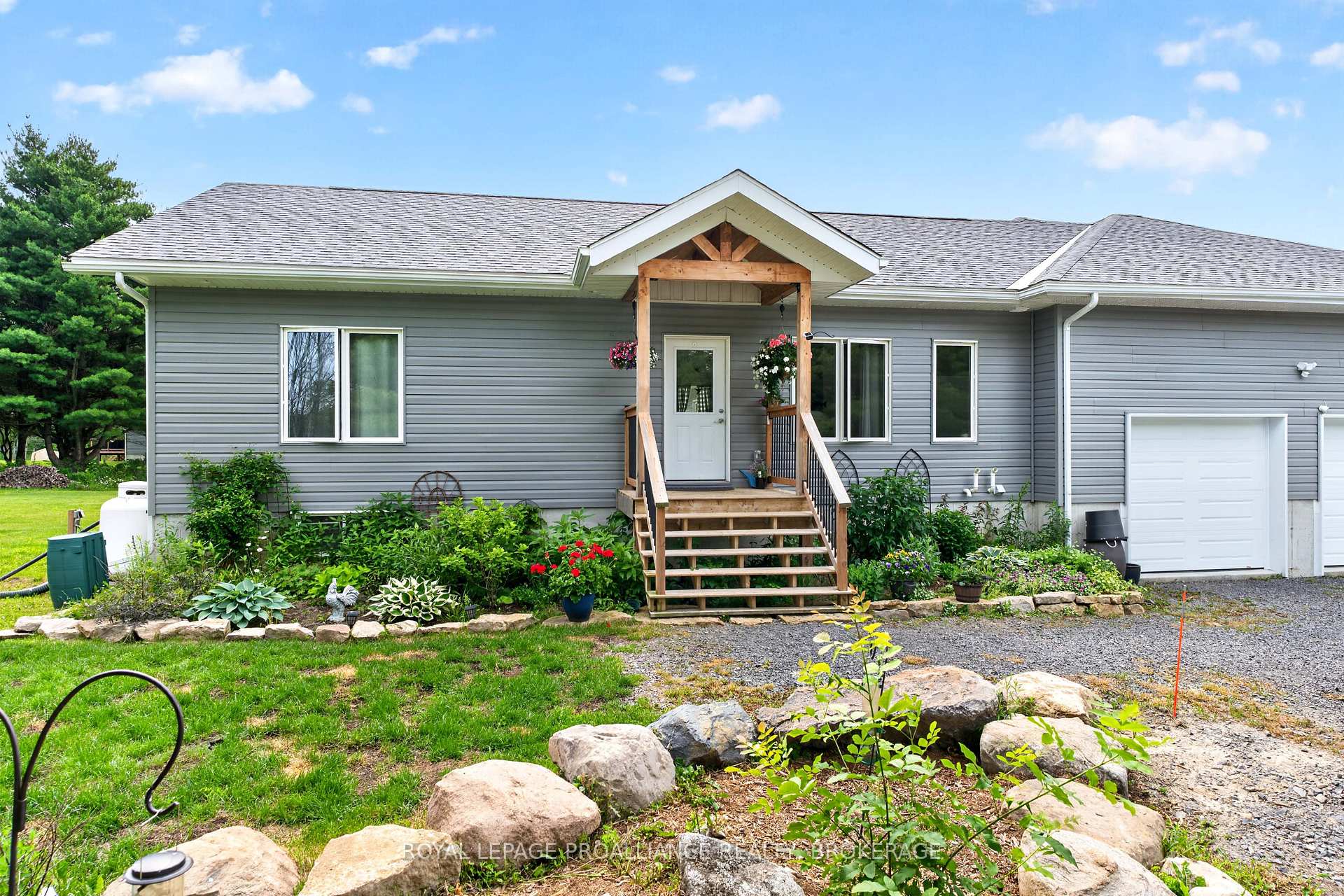 Photo 3 of 499 Bush Road, Rideau Lakes, Rideau Lakes (South Crosby) Twp — HOMEH