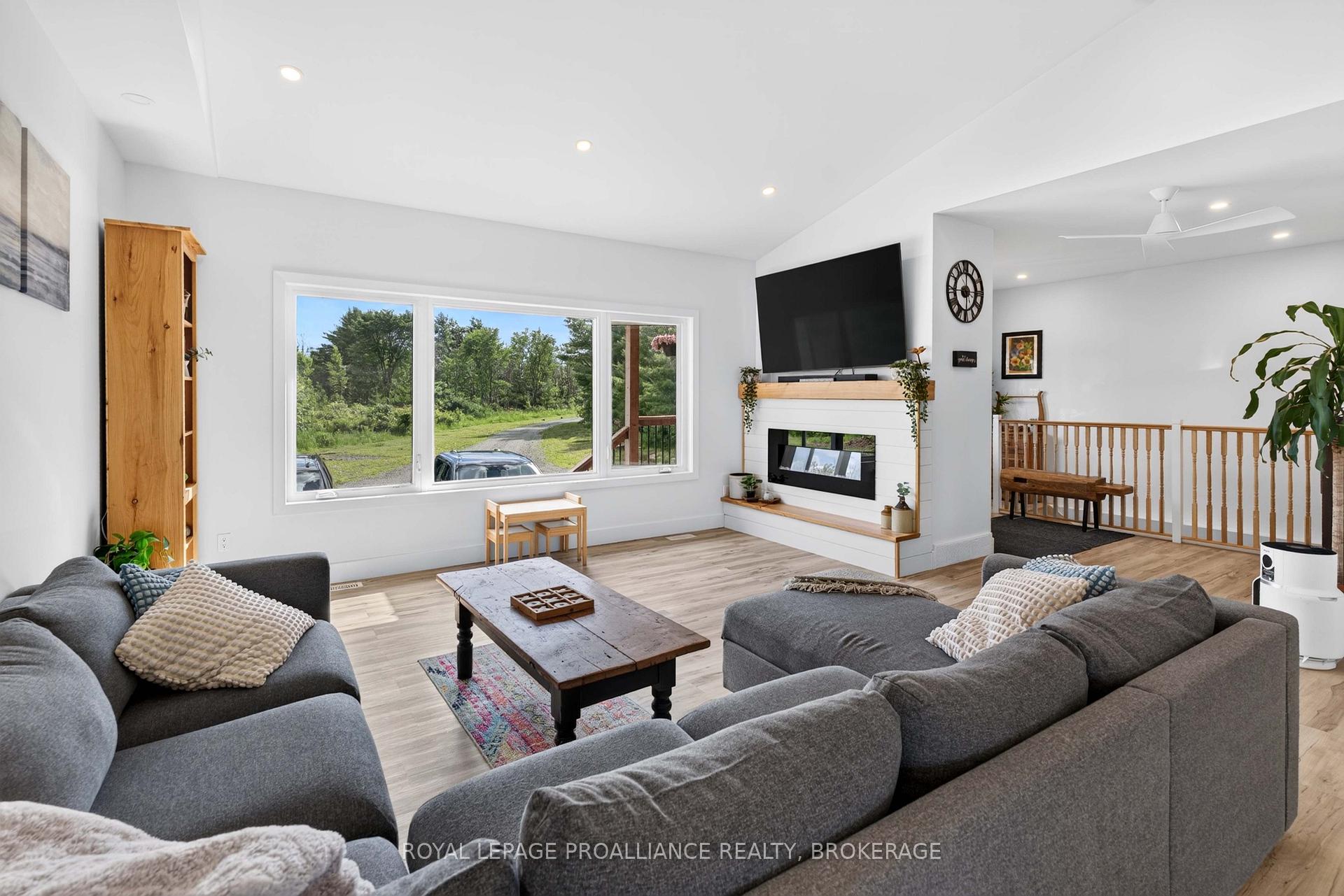 Photo 7 of 499 Bush Road, Rideau Lakes, Rideau Lakes (South Crosby) Twp — HOMEH