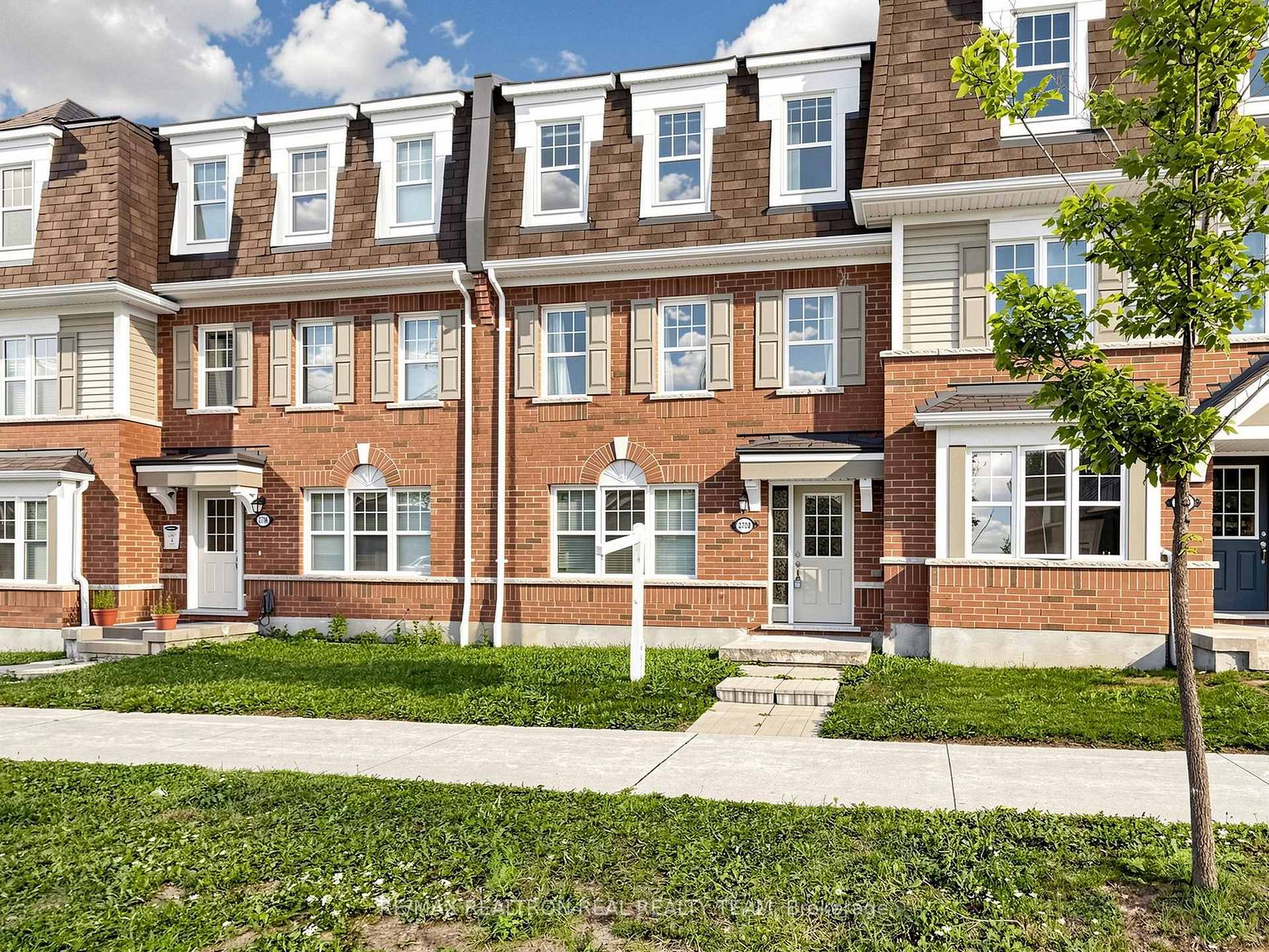 Photo 2 of 2708 Burkholder Drive, Pickering, Rural Pickering — HOMEH