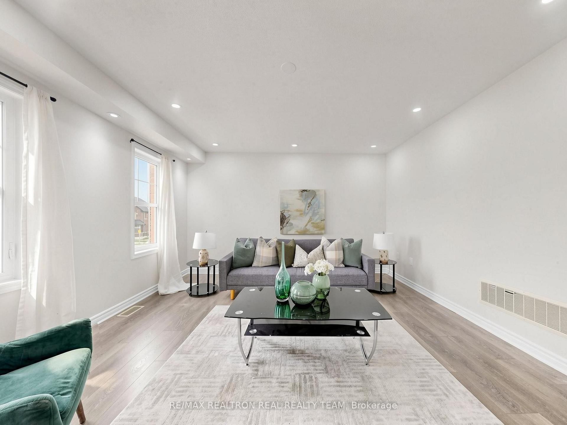 Photo 8 of 2708 Burkholder Drive, Pickering, Rural Pickering — HOMEH