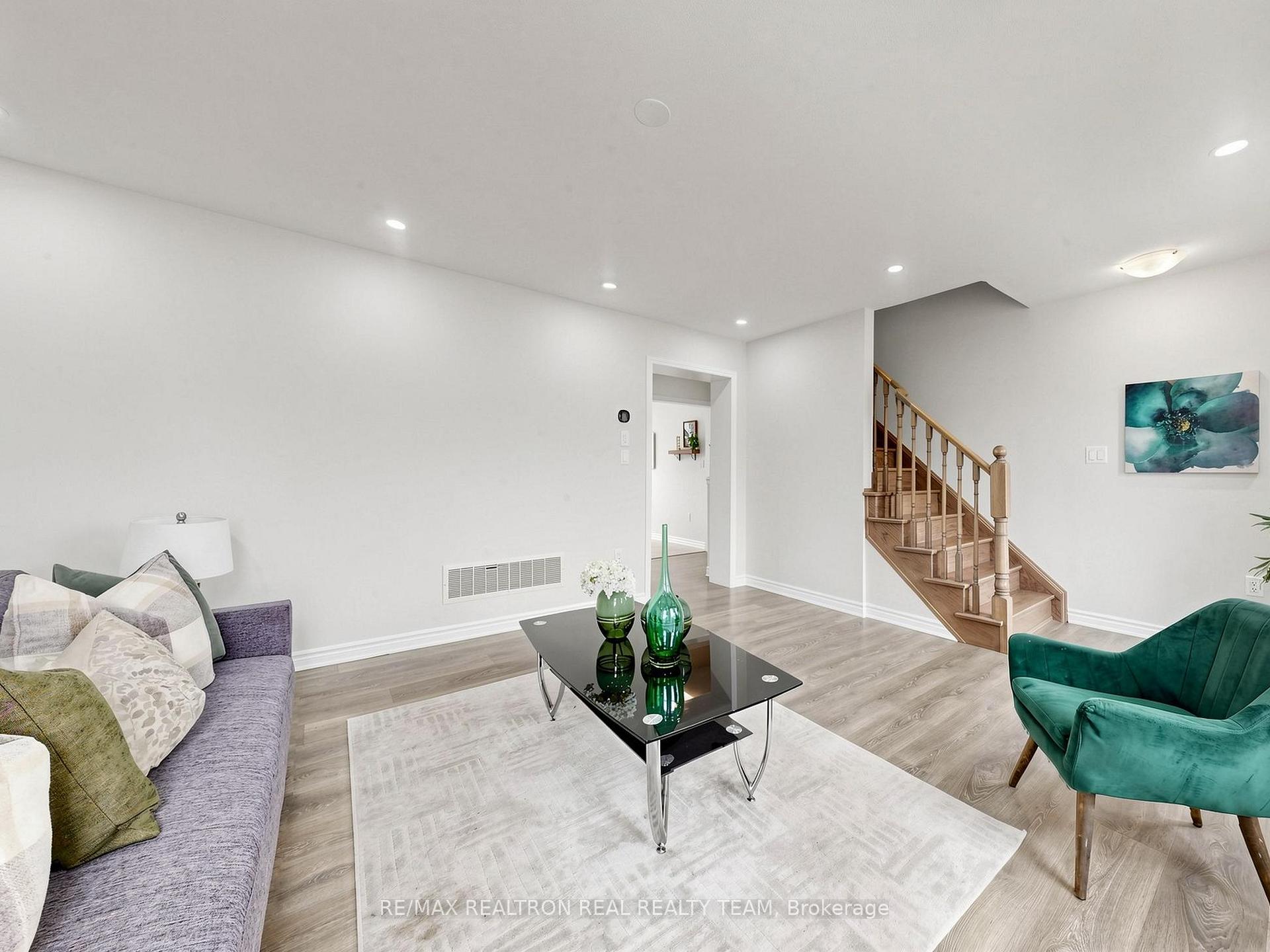 Photo 12 of 2708 Burkholder Drive, Pickering, Rural Pickering — HOMEH