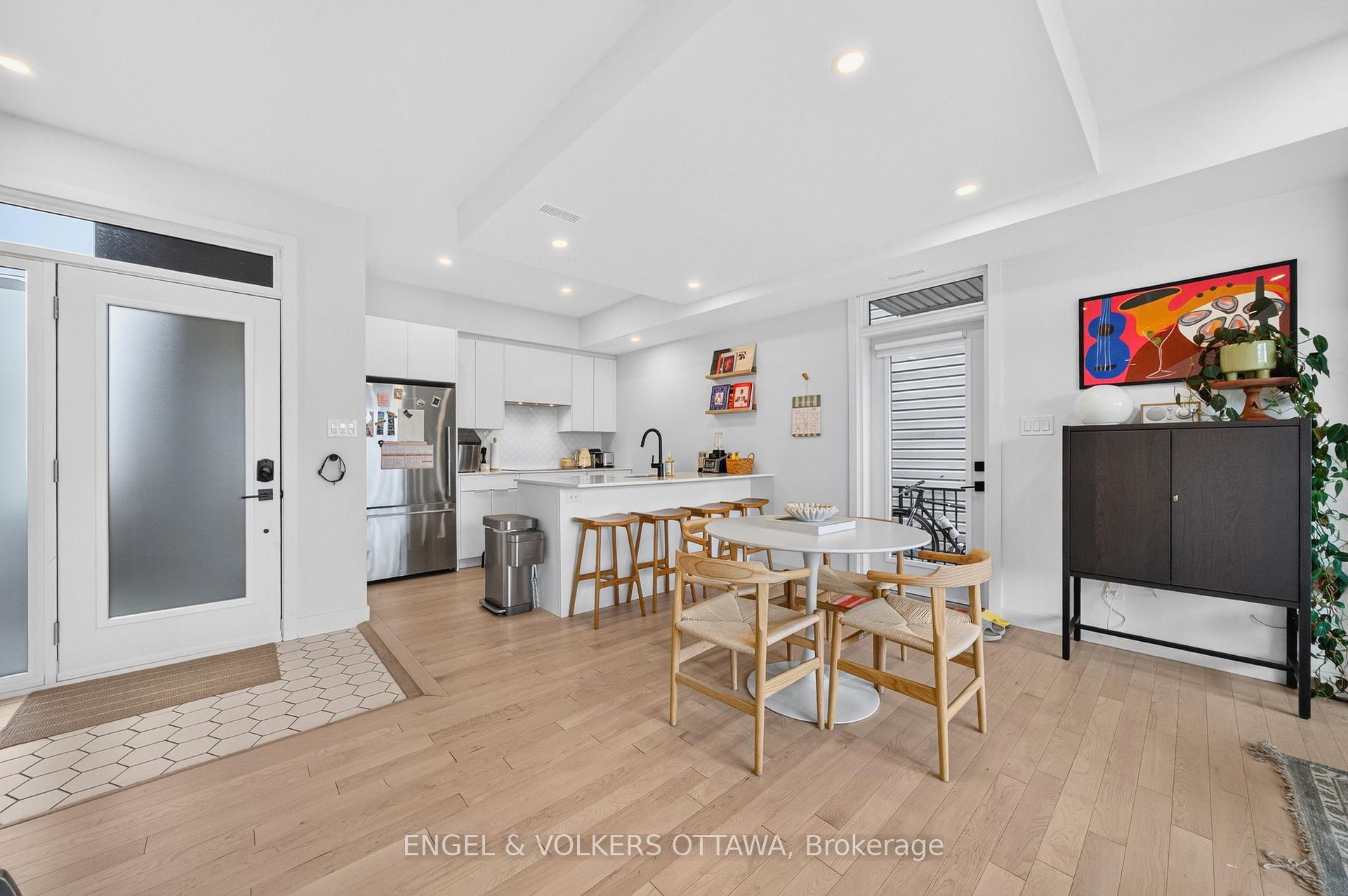 Photo 5 of Unit B, 117 Carruthers Avenue, Ottawa, Mechanicsville — HOMEH