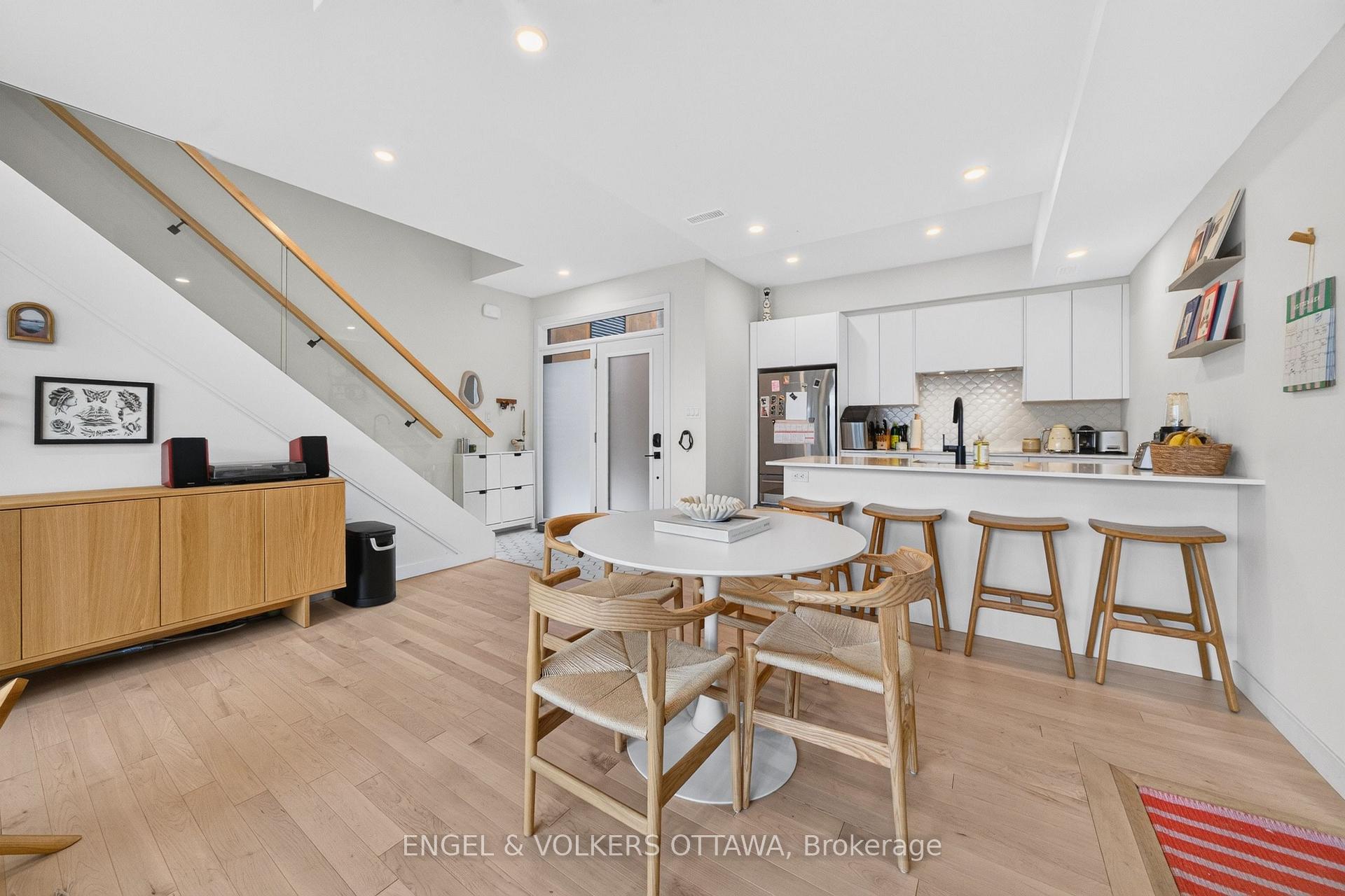 Photo 6 of Unit B, 117 Carruthers Avenue, Ottawa, Mechanicsville — HOMEH