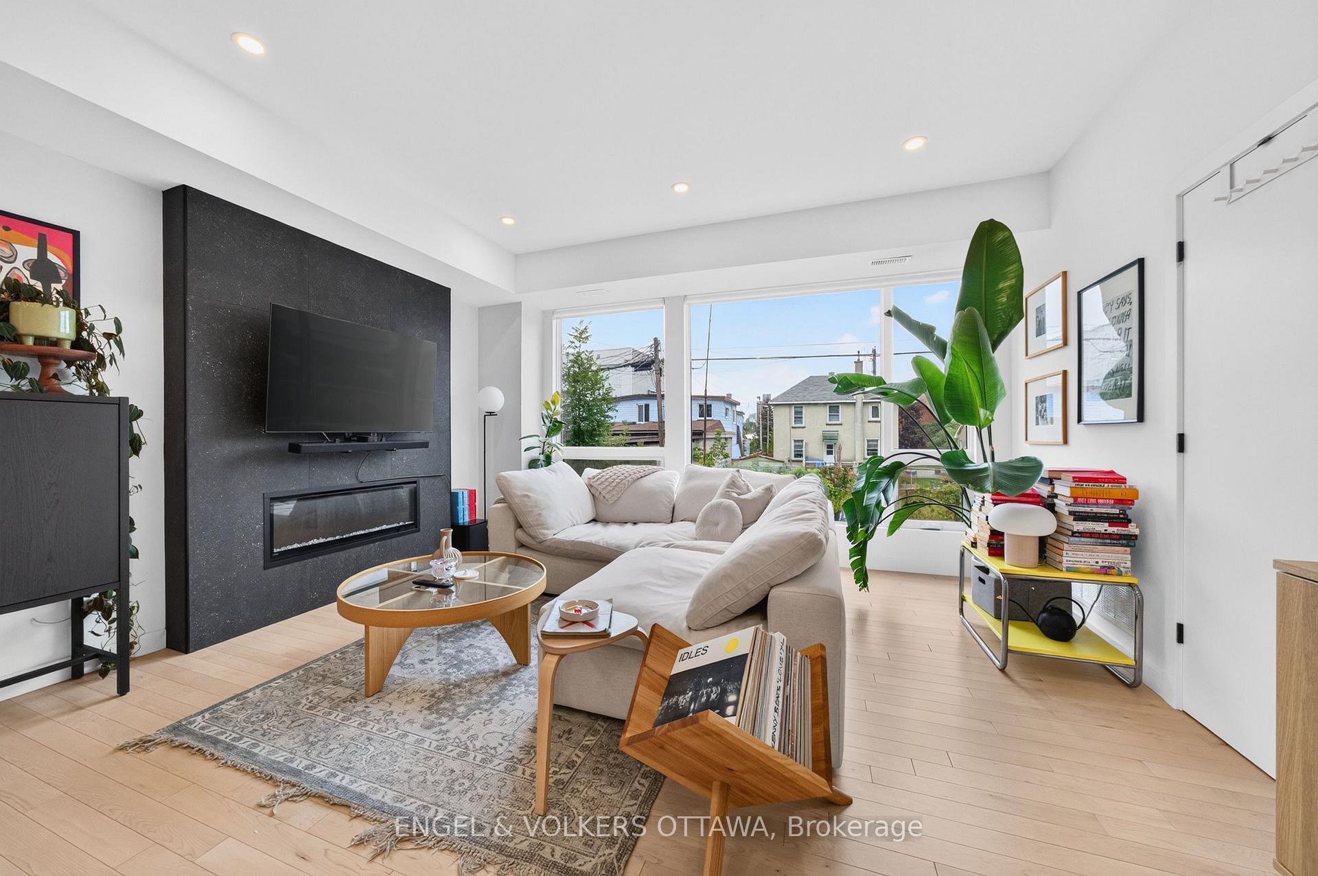 Photo 8 of Unit B, 117 Carruthers Avenue, Ottawa, Mechanicsville — HOMEH