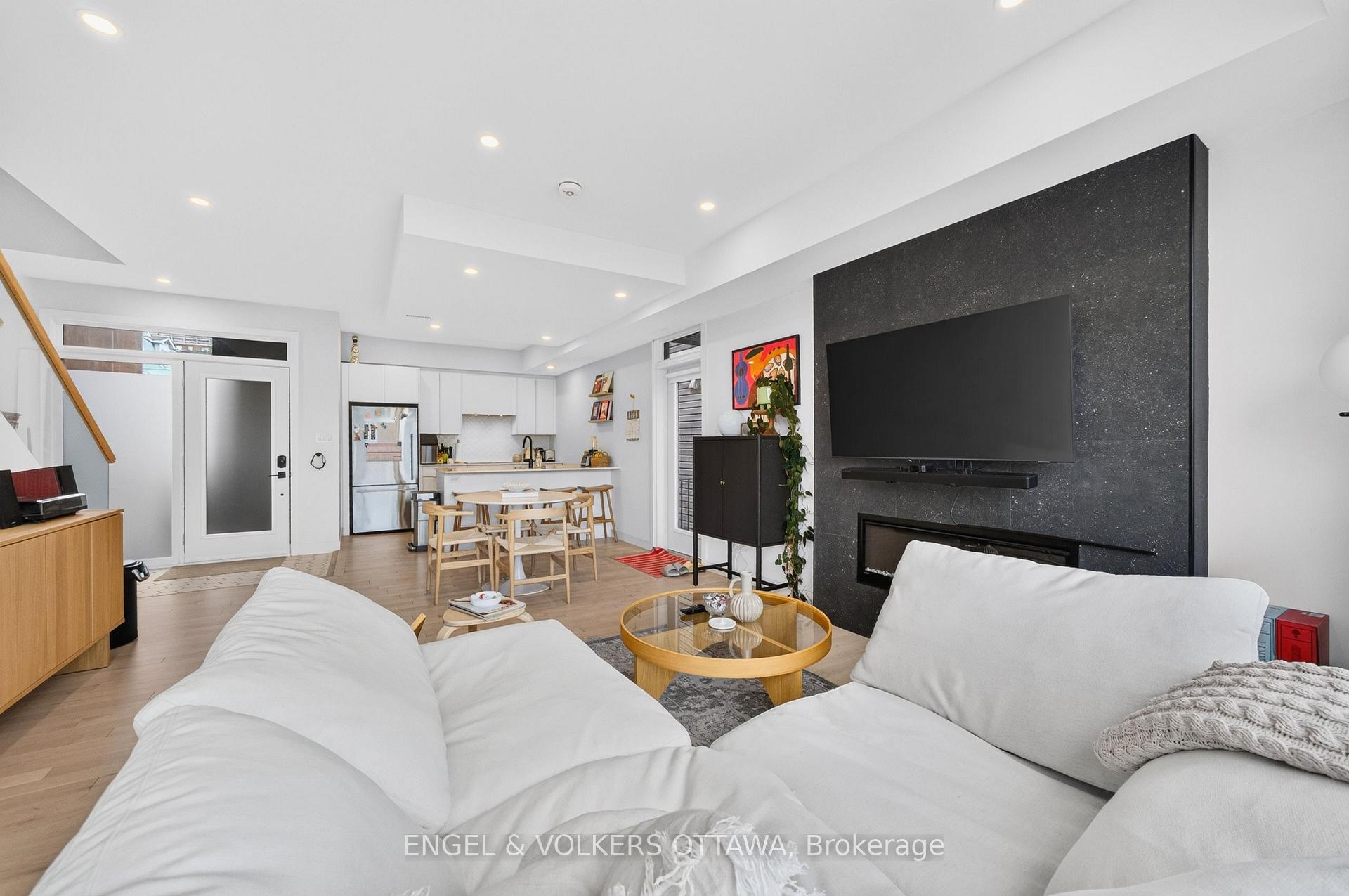 Photo 9 of Unit B, 117 Carruthers Avenue, Ottawa, Mechanicsville — HOMEH