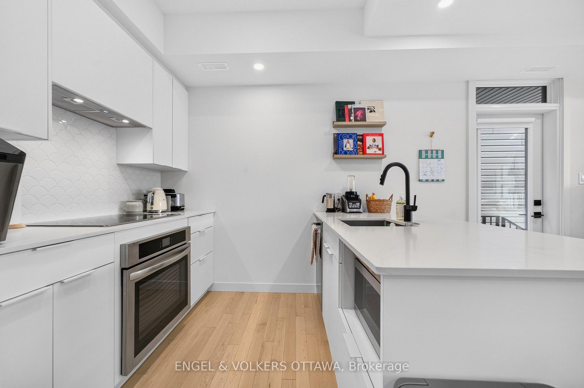 Photo 14 of Unit B, 117 Carruthers Avenue, Ottawa, Mechanicsville — HOMEH