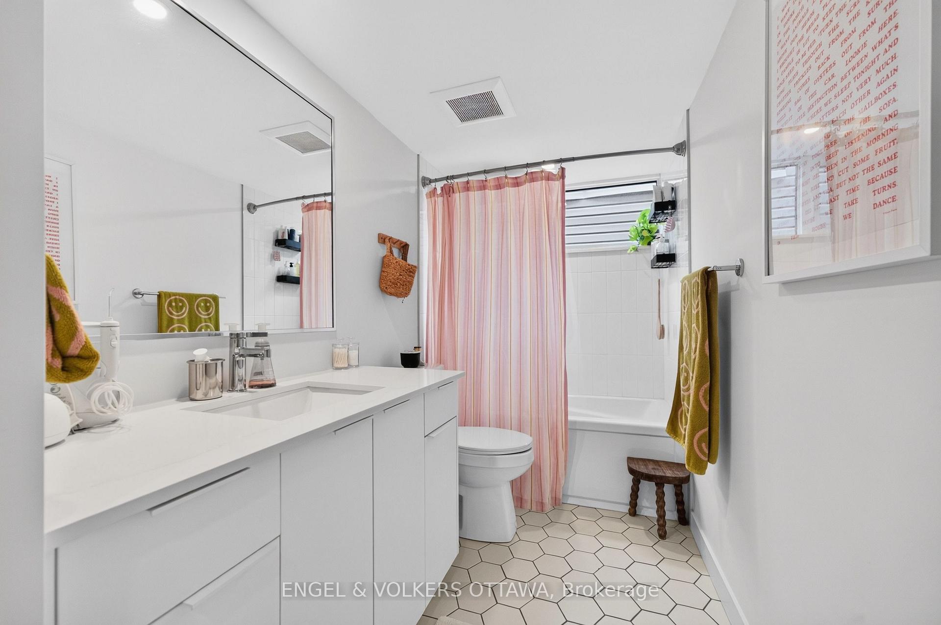 Photo 24 of Unit B, 117 Carruthers Avenue, Ottawa, Mechanicsville — HOMEH