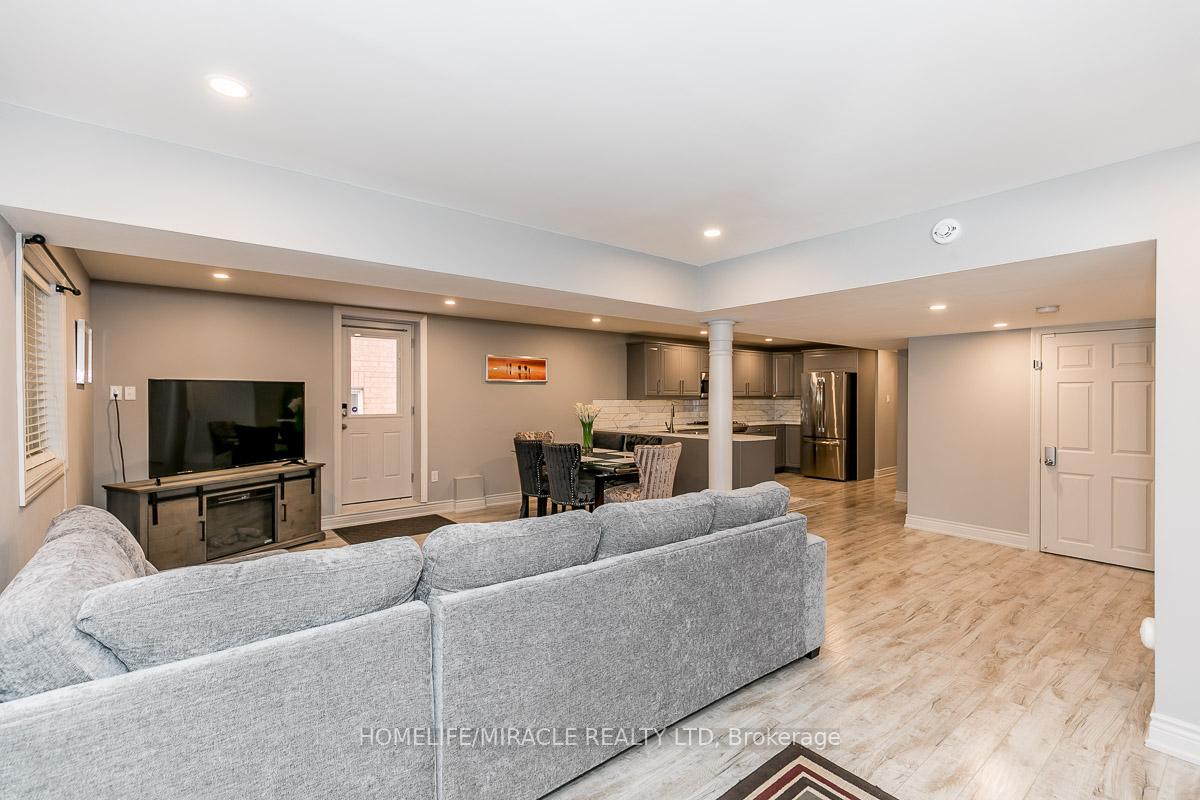 Photo 2 of Unit Basement, 60 Edwards Drive, Barrie, Bayshore — HOMEH