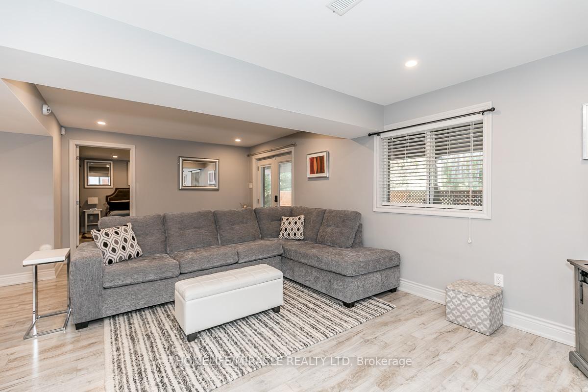 Photo 4 of Unit Basement, 60 Edwards Drive, Barrie, Bayshore — HOMEH